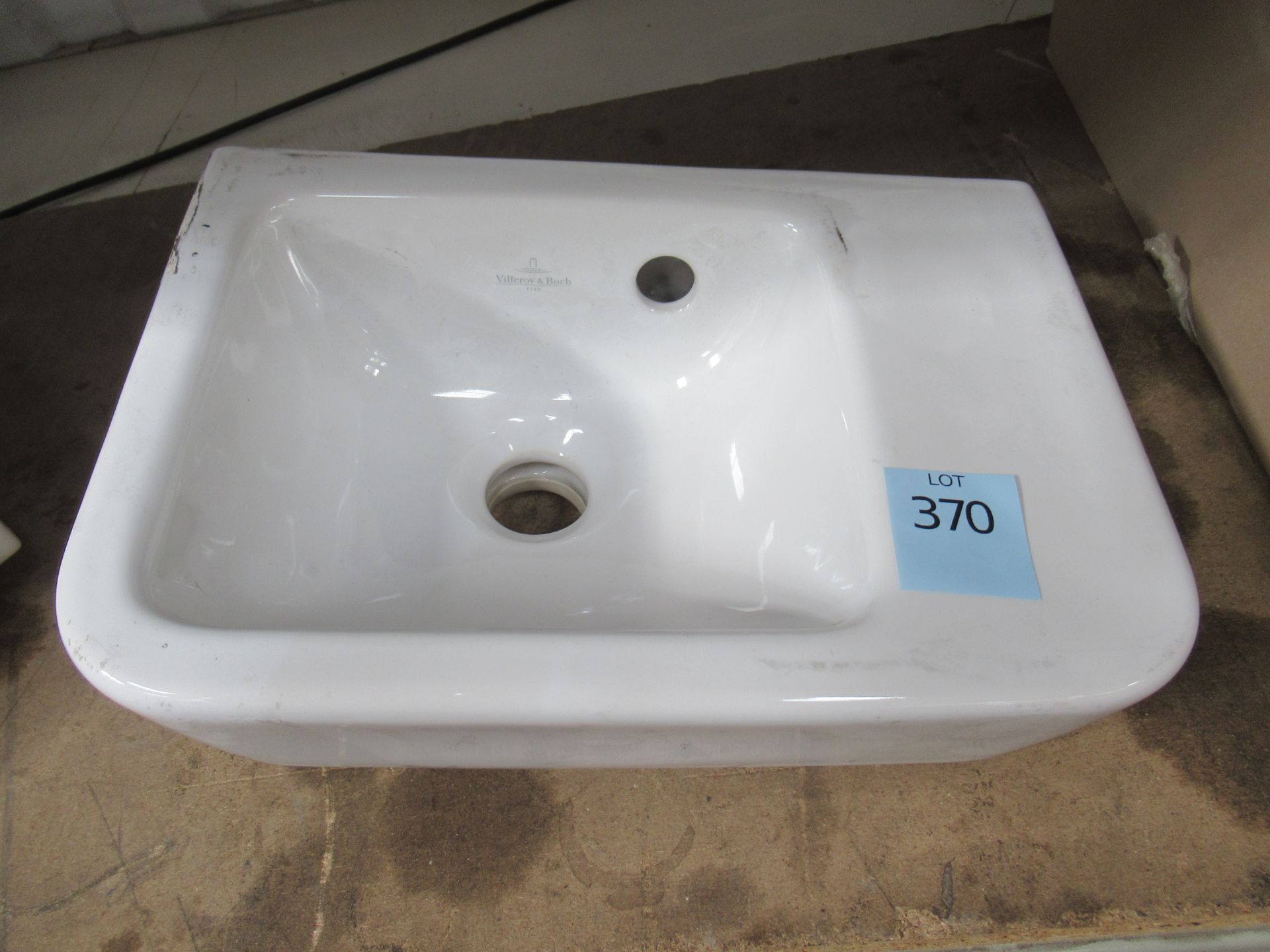 2 x Villeroy and Boch Small Sinks - Image 3 of 3