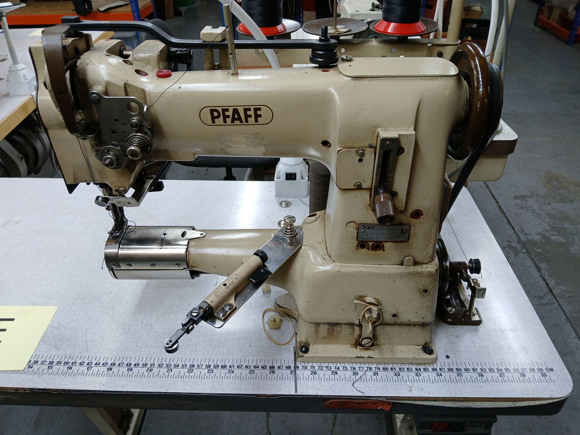Pfaff KI 345-H3 walking foot cylinder arm industrial sewing machine - Image 2 of 5
