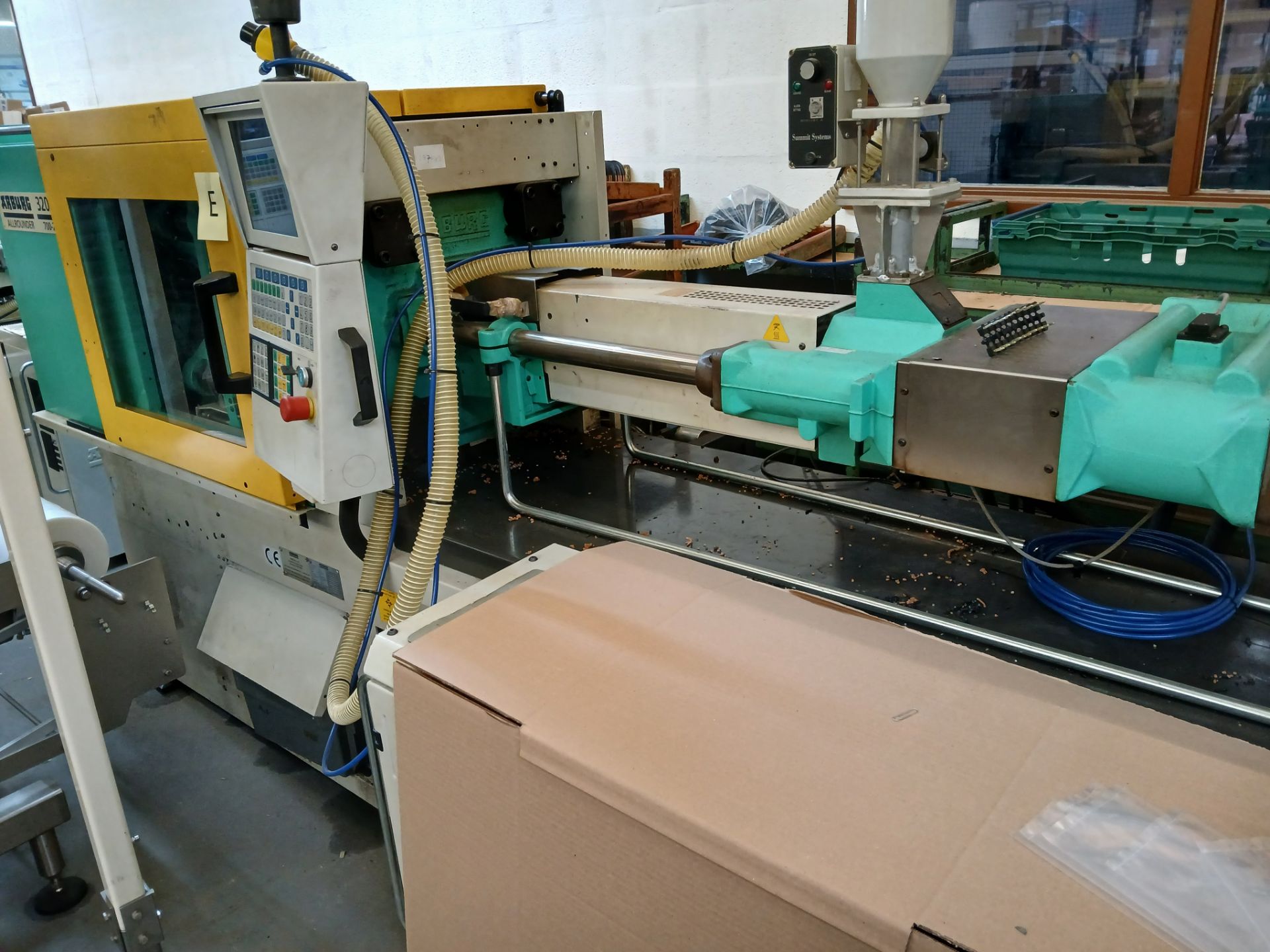 Arburg allrounder 320 KS700-250 plastic injection moulder Serial number 187492 (2001) with Summit - Image 2 of 8