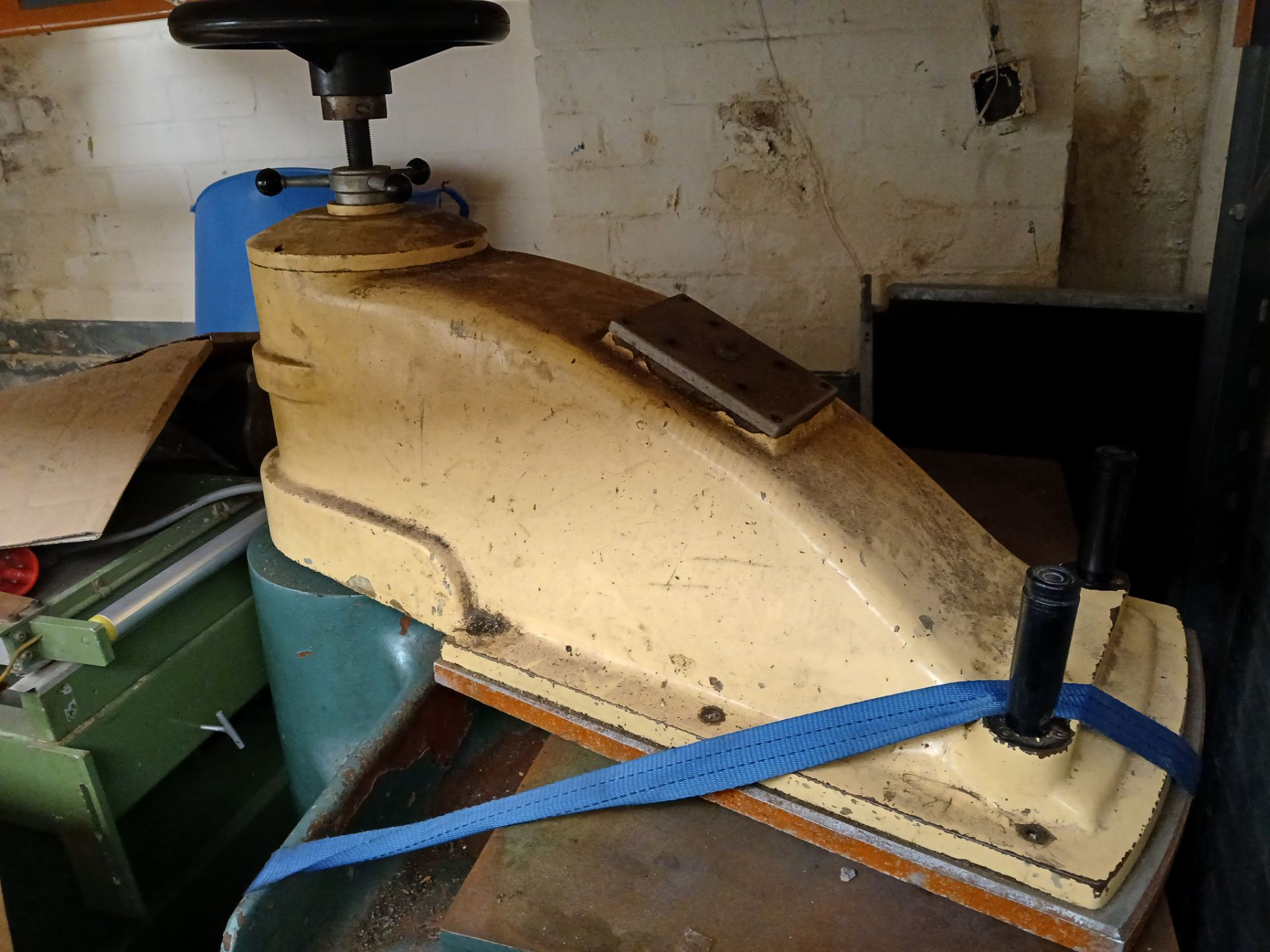 Atom G222 rotating head plate press – spares or repairs, overall dimensions 92cm(w) x 90(d) x - Image 2 of 4