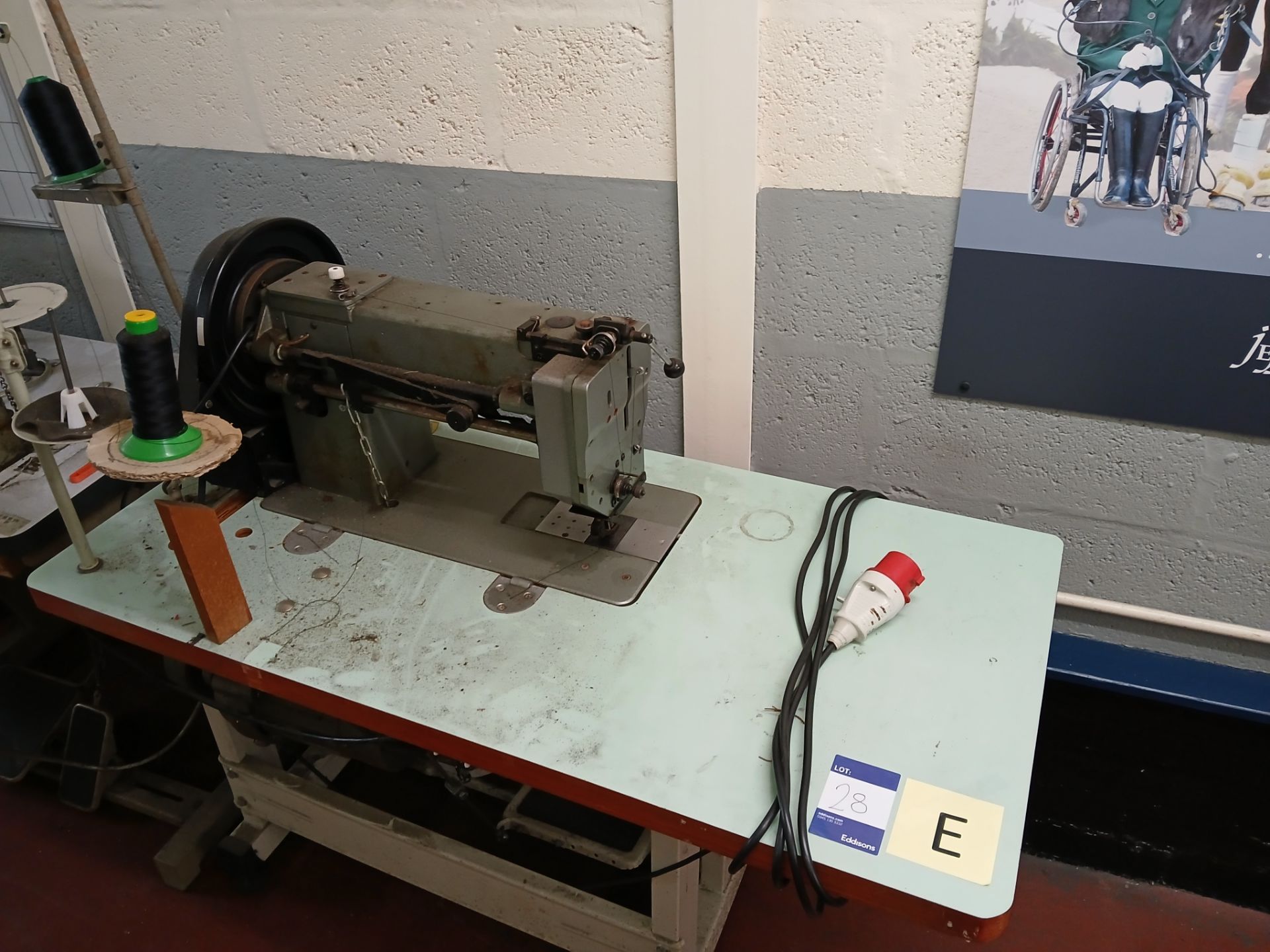 GF204-370 heavy duty sewing machine 415v as lotted