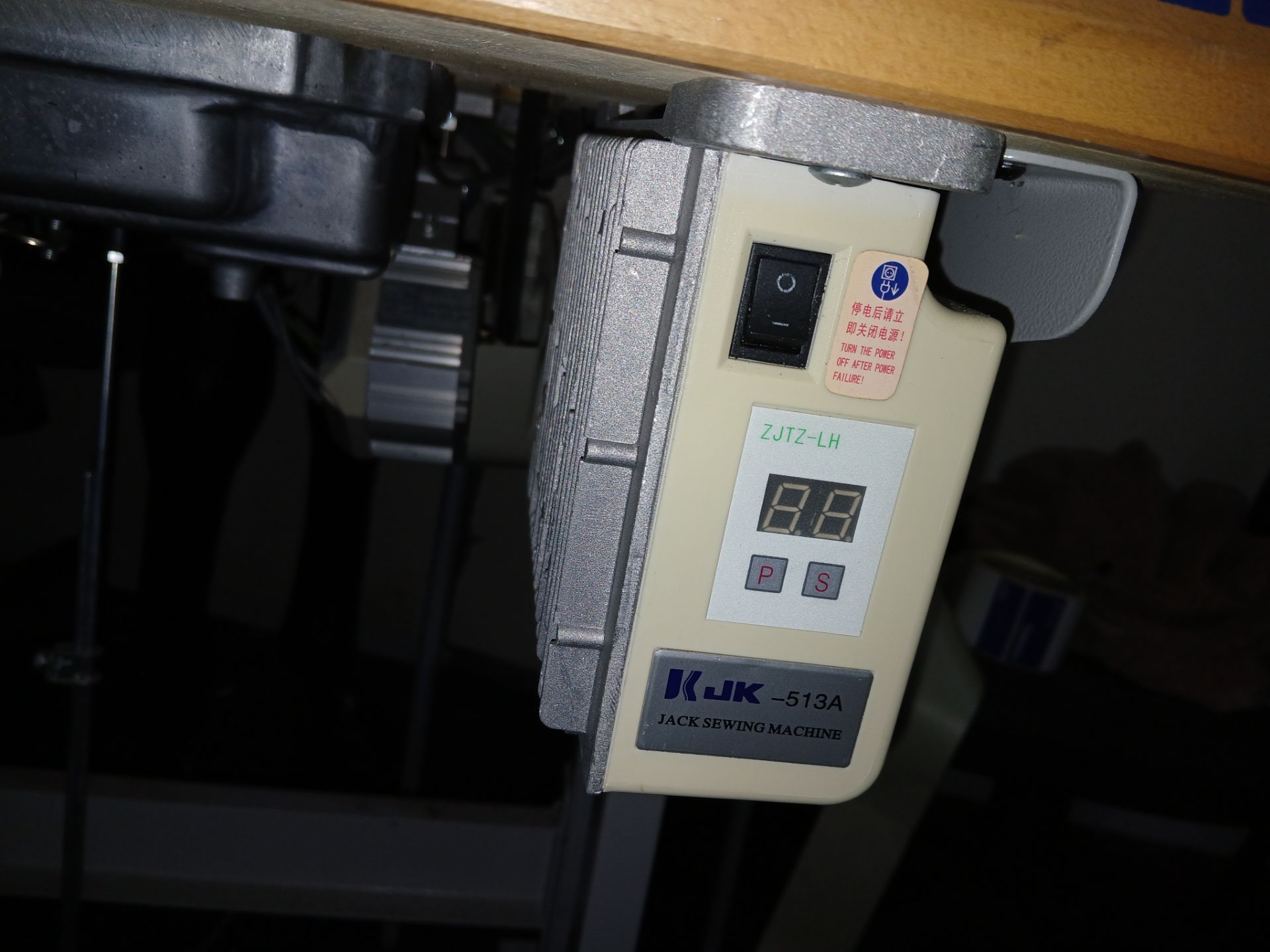 Juki DDL 800e sewing machine as lotted – not in use but understood to be in working order. Viewing - Image 4 of 4