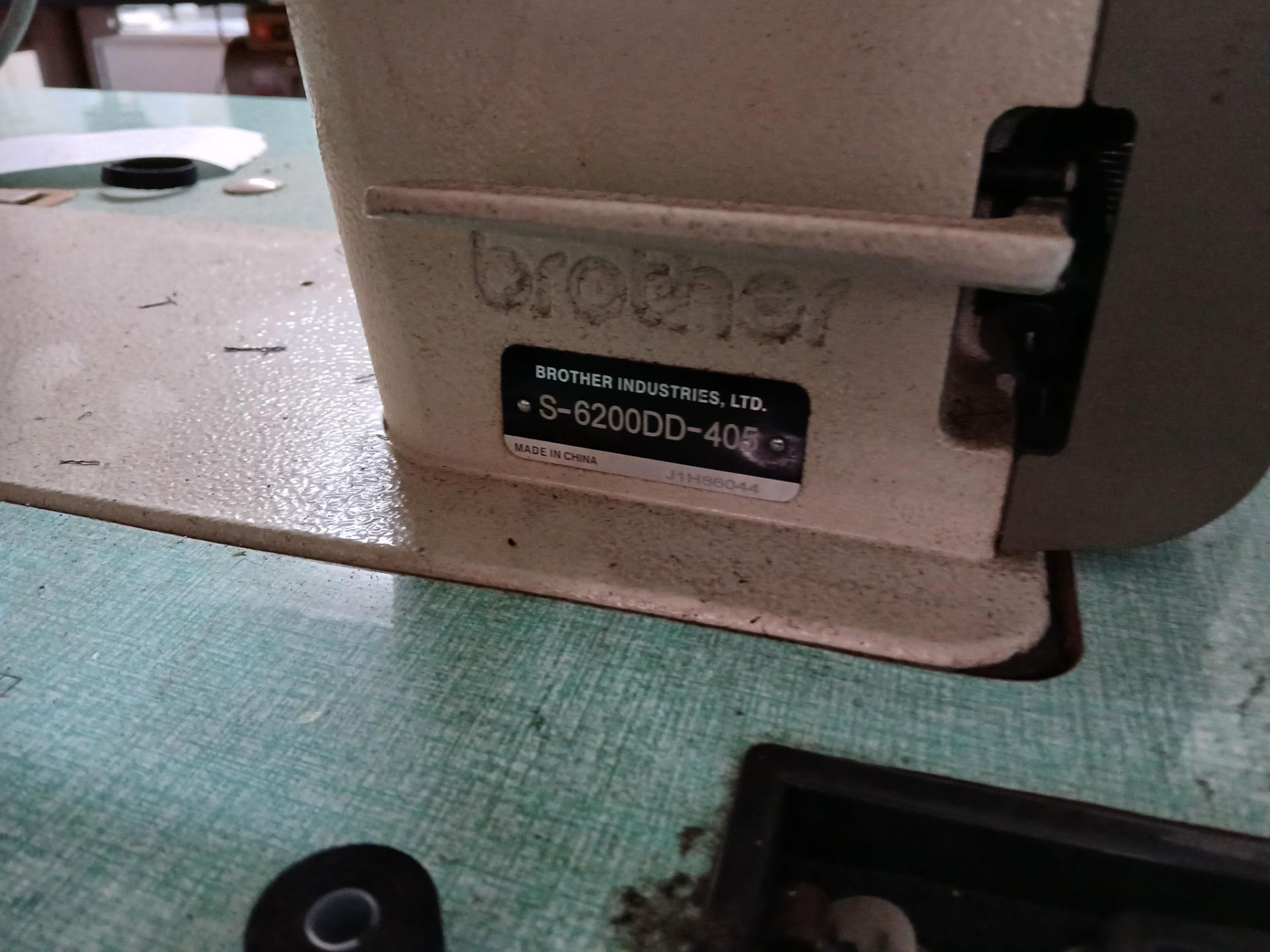 Brother S-6200DD-405 sewing machine 240v - Image 4 of 4