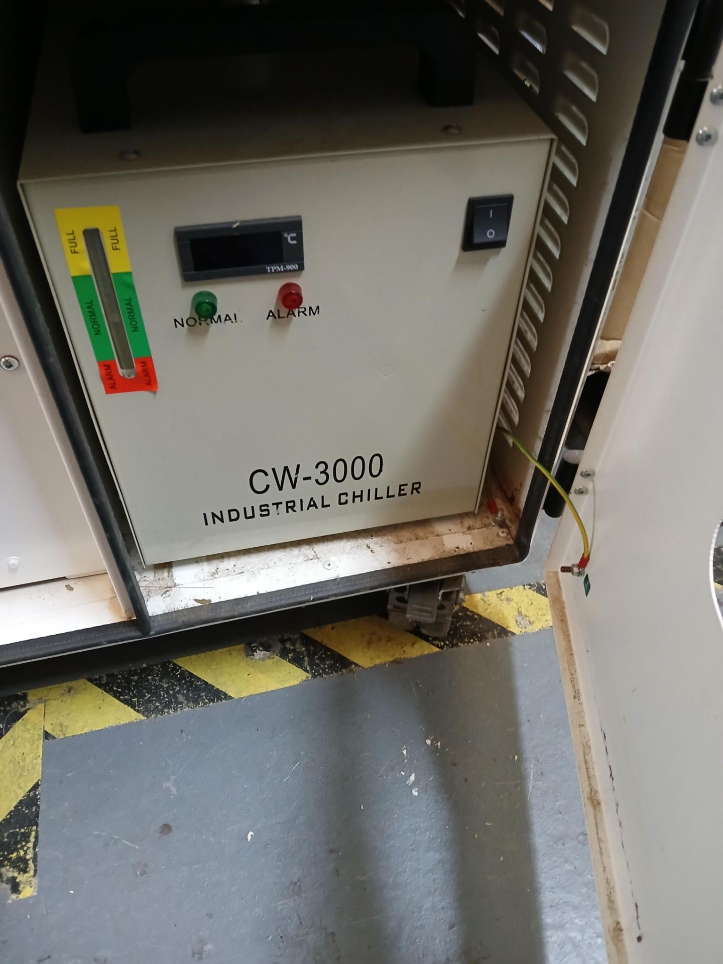 CTR Lasers TMX90 laser engraving machine Serial number 04/13/TMX90-045 – RAMS required for - Image 4 of 6