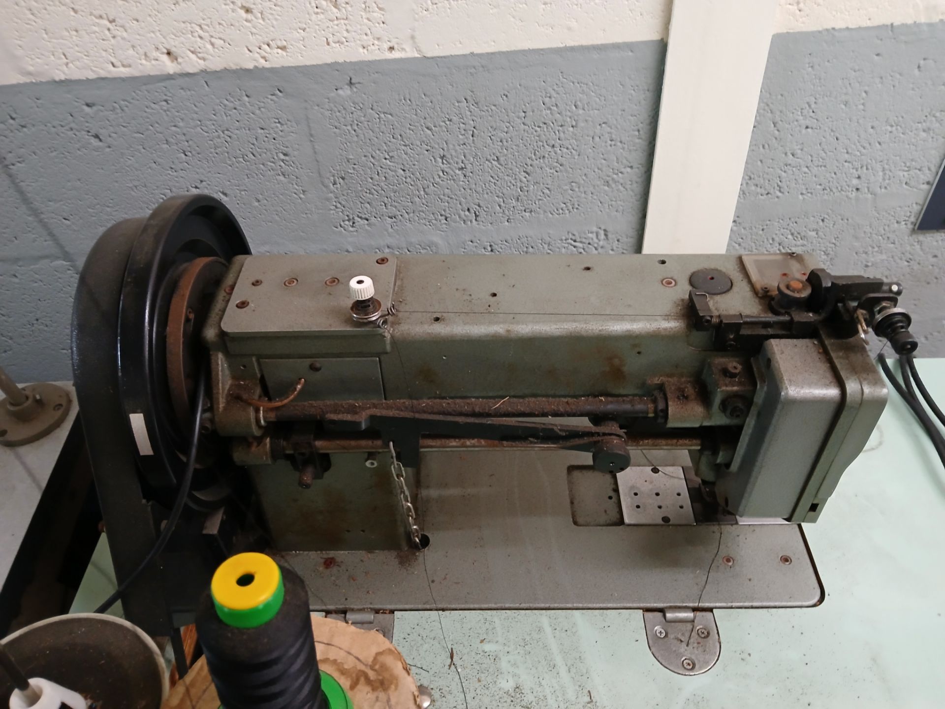 GF204-370 heavy duty sewing machine 415v as lotted - Image 2 of 3
