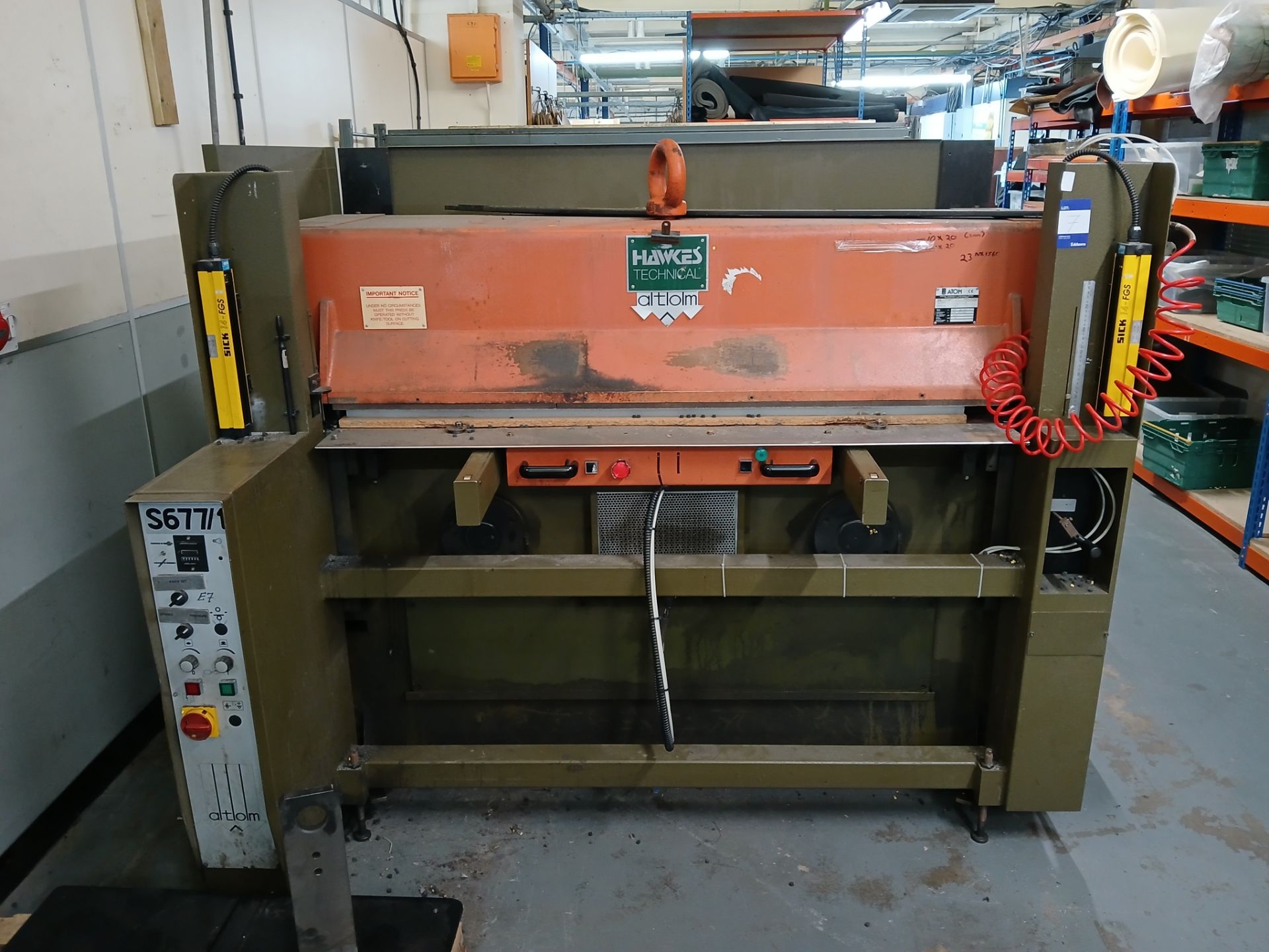 Atom 5677/1 Press Serial number ZC580018 (1997) 1650mm capacity with side lightguards, overall - Bild 2 aus 8