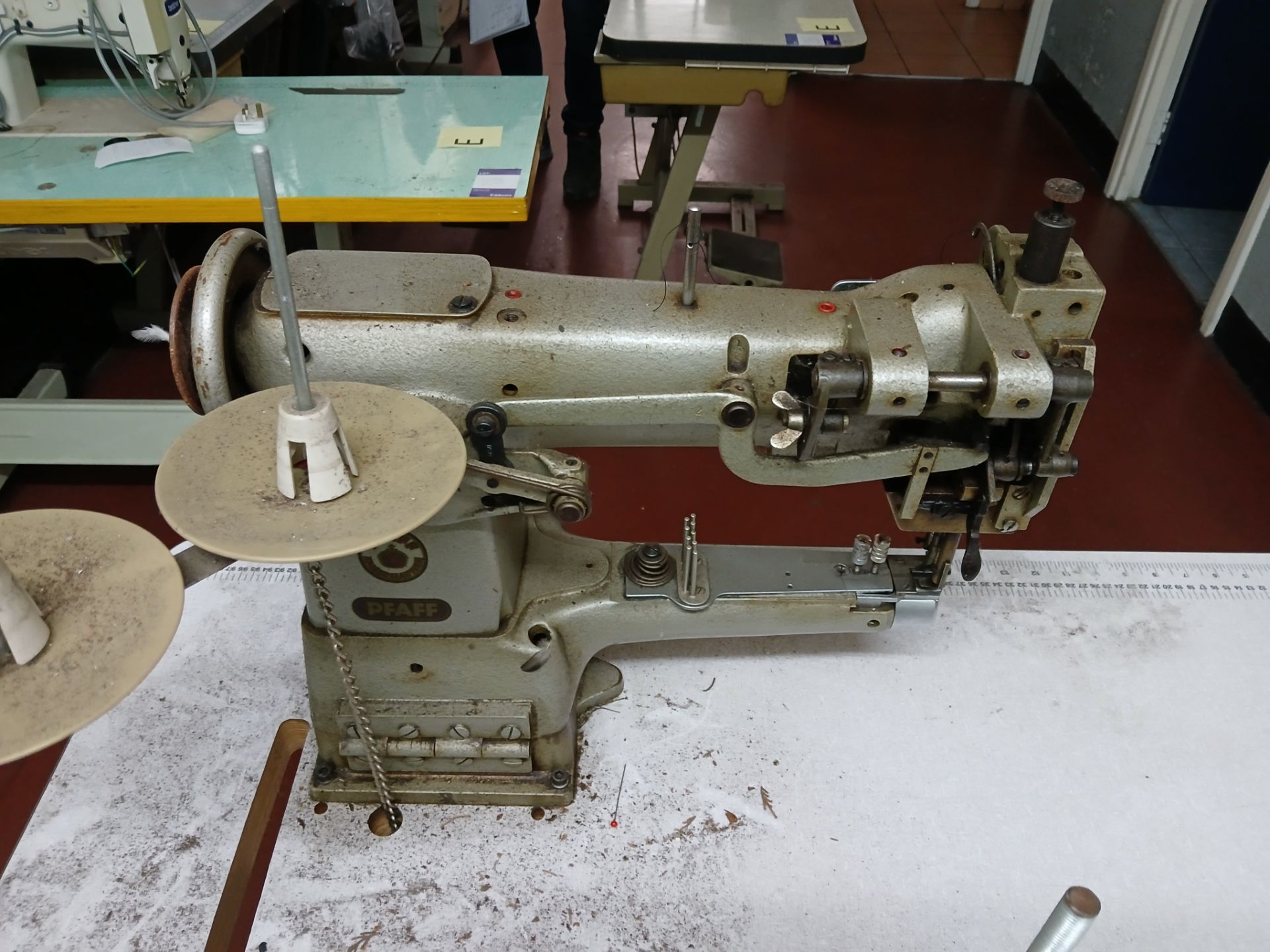 Pfaff walking foot cylinder sewing machine model 335-H2 240v - Image 2 of 3