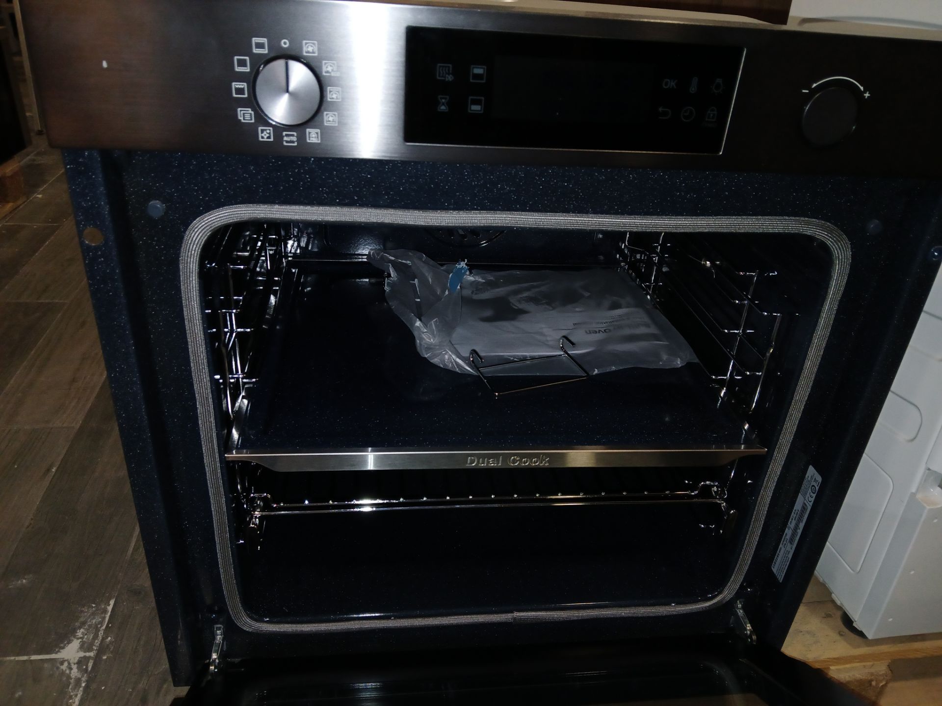 Samsung NV75K5571RM Electric Oven (Please note, Viewing Strongly Recommended - Eddisons have not - Image 3 of 4