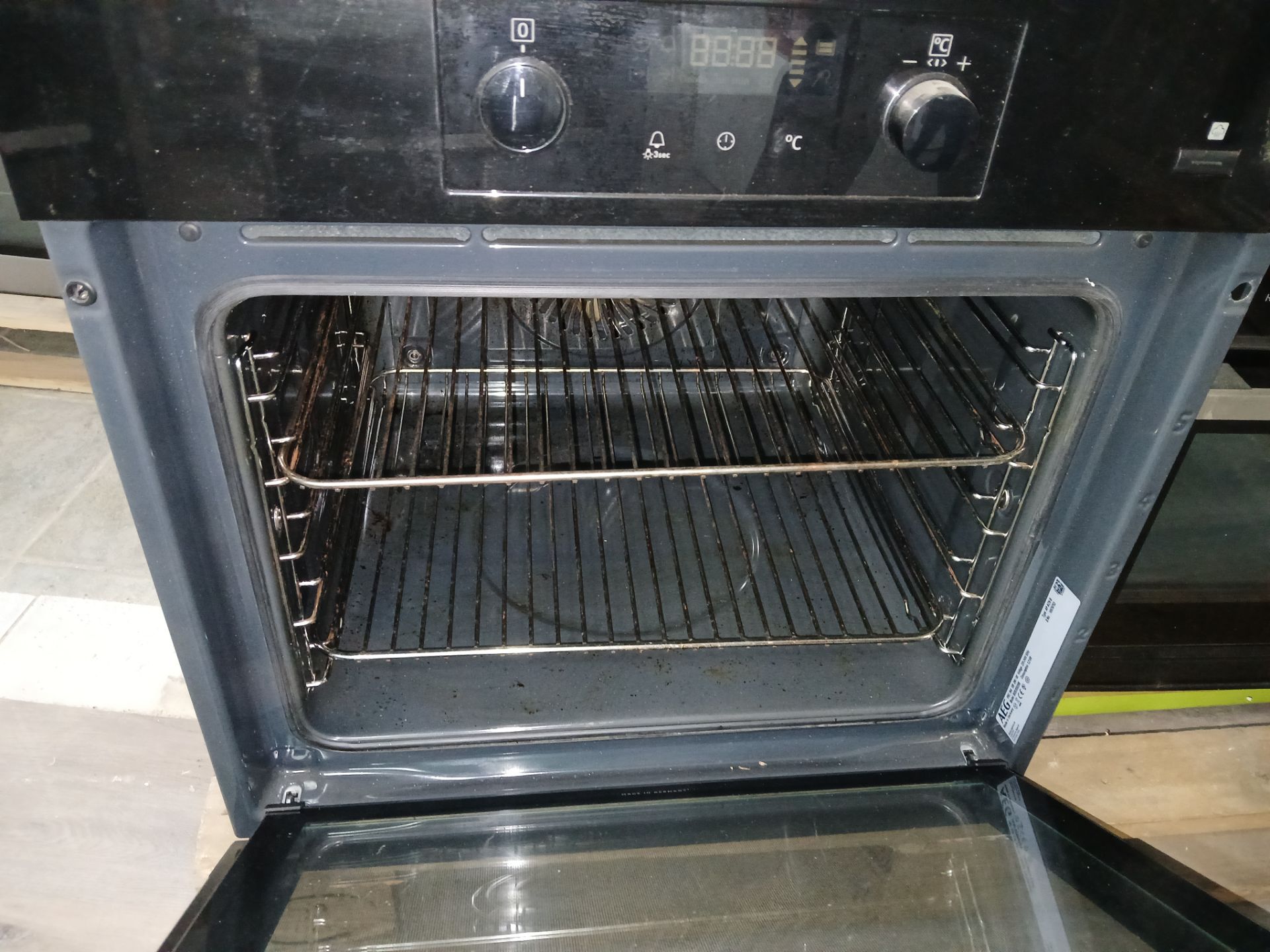 AEG BEB355020B Multifunction Oven (Please note, Viewing Strongly Recommended - Eddisons have not - Image 3 of 4