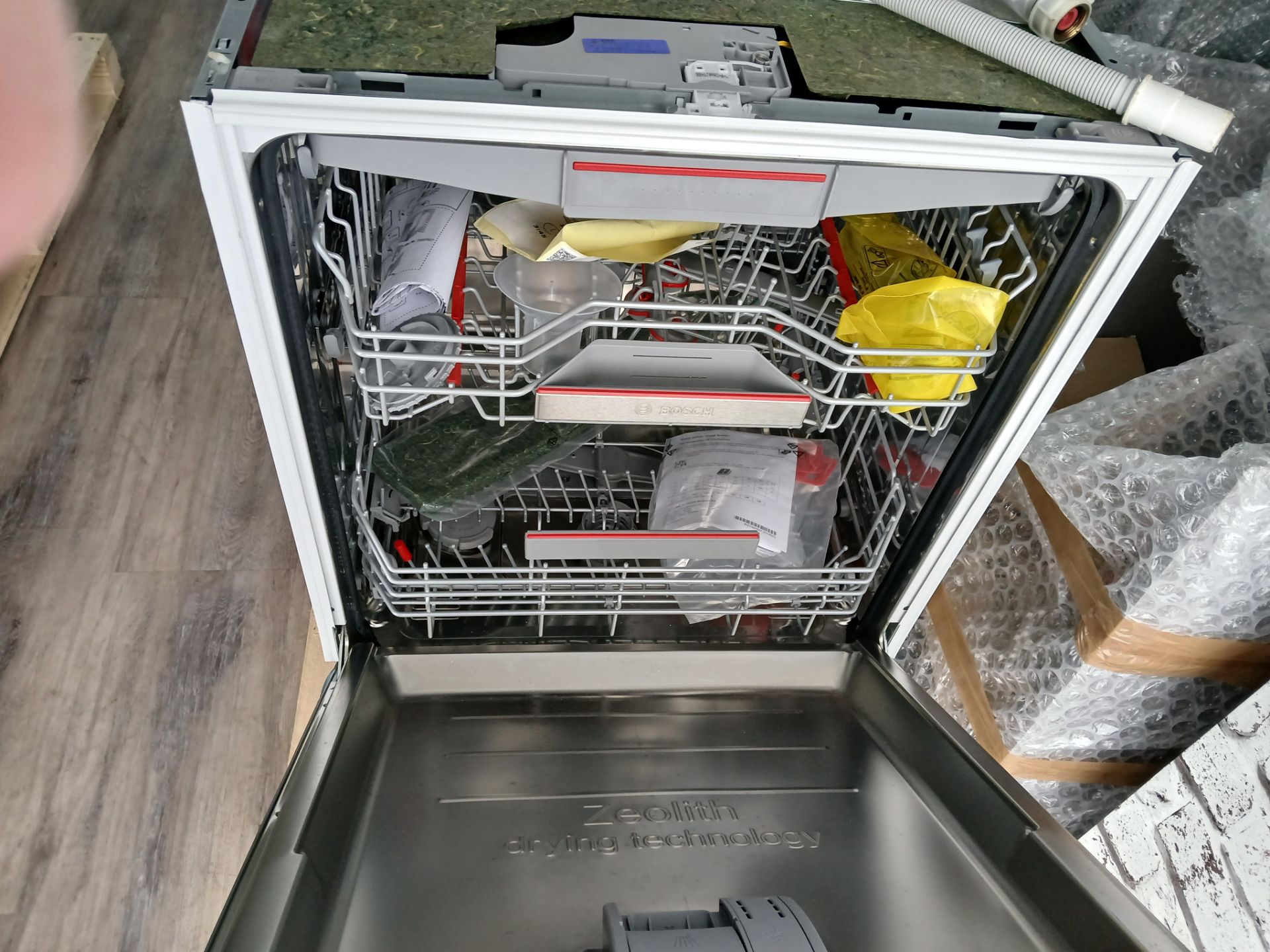 Bosch SMD6ZCX60G Integrated Dishwasher (Please note, Viewing Strongly Recommended - Eddisons have - Image 3 of 4