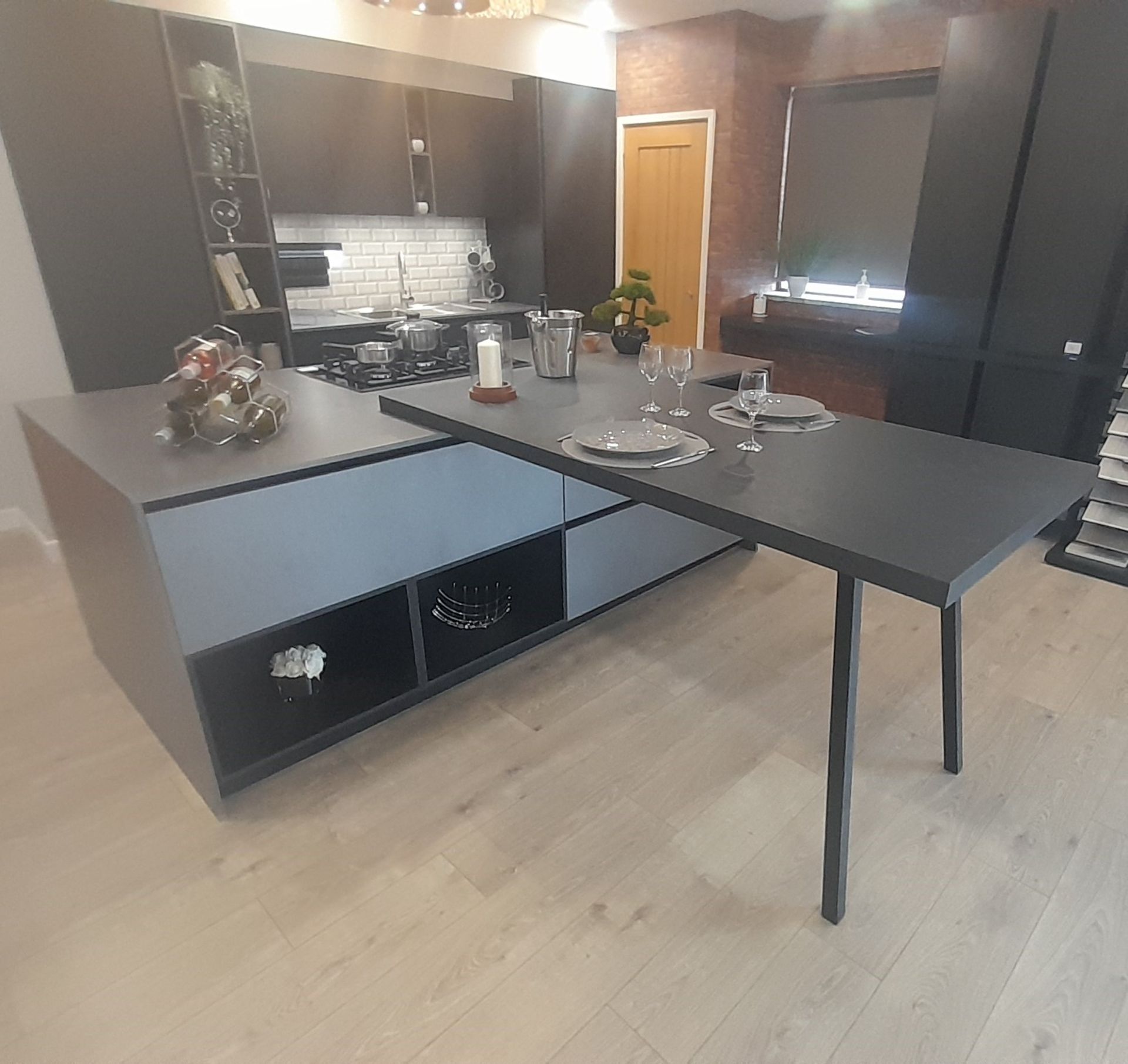 Hacker Comet Putty Concrete Black ex display kitchen to include Neff S195HCX26G integrated - Image 4 of 13
