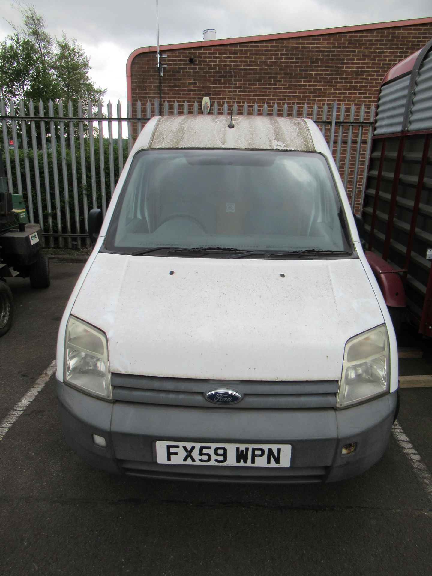 2009 WHITE FORD TRANSIT CONNECT T230 L90