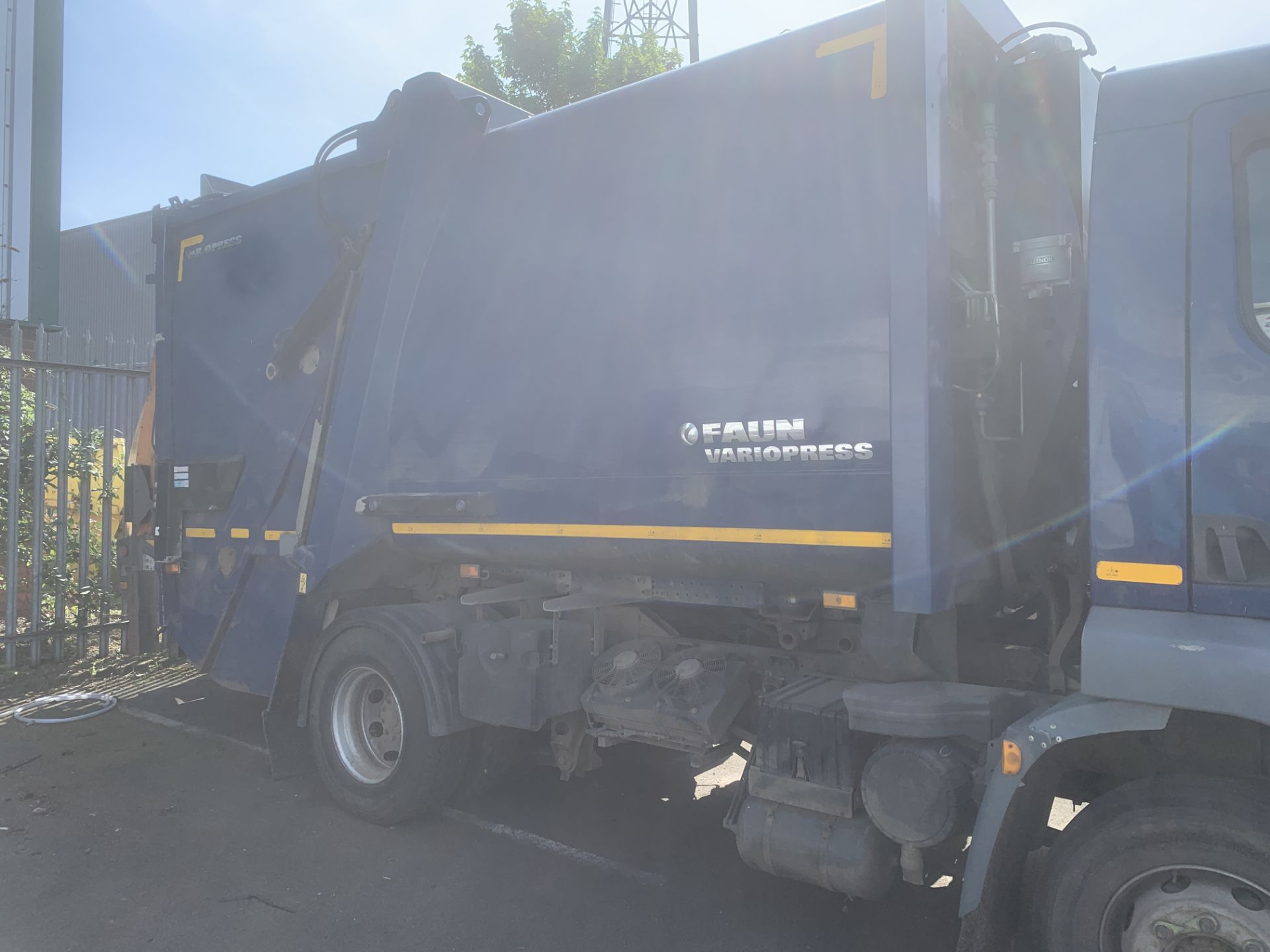 2013 BLUE DAF TRUCKS LF REFUSE COLLECTION VEHICLE - Image 3 of 12