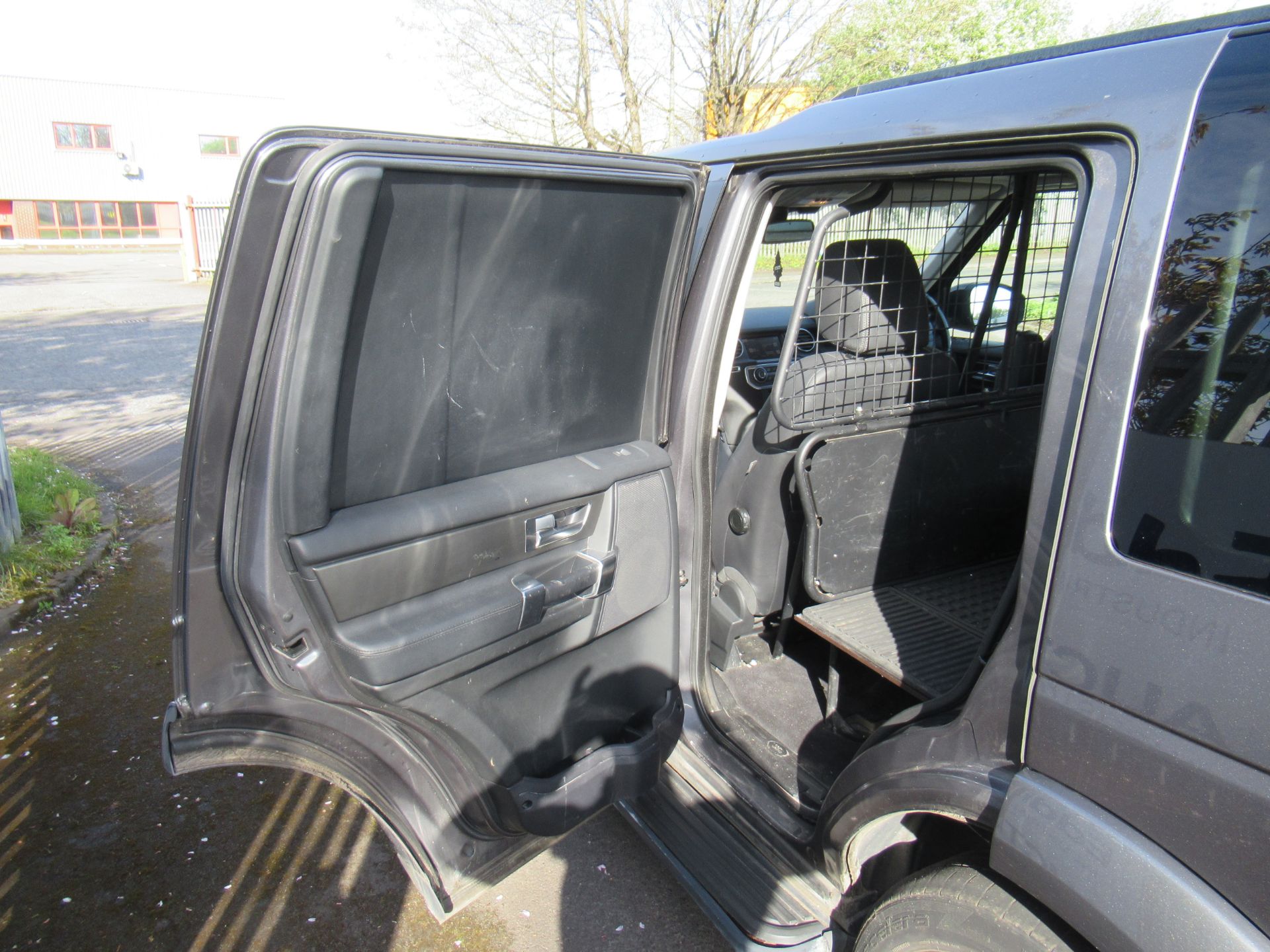2015 GREY LAND ROVER DISCOVERY SE SDV6 AUTO - Image 20 of 32
