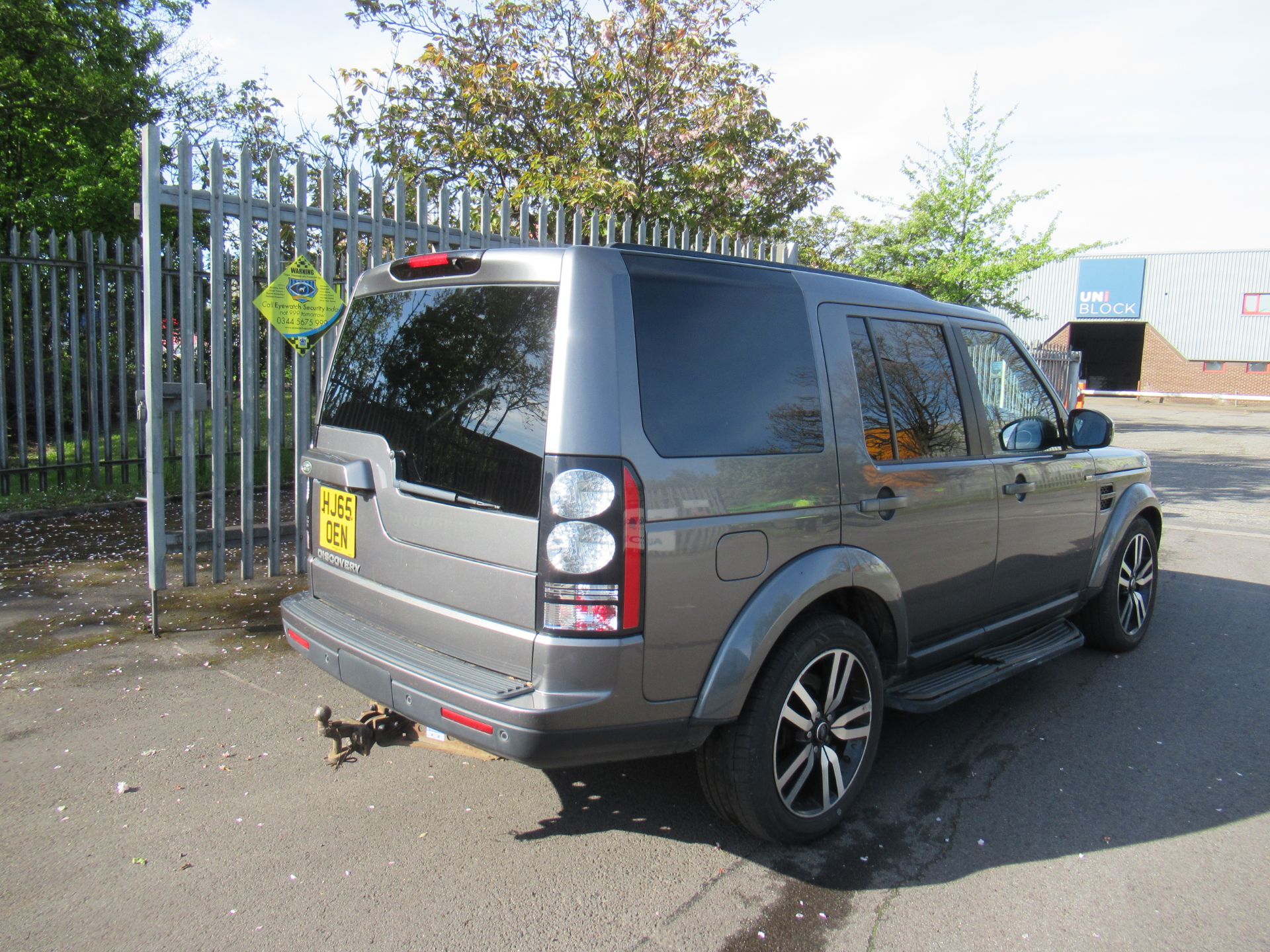 2015 GREY LAND ROVER DISCOVERY SE SDV6 AUTO - Image 6 of 32