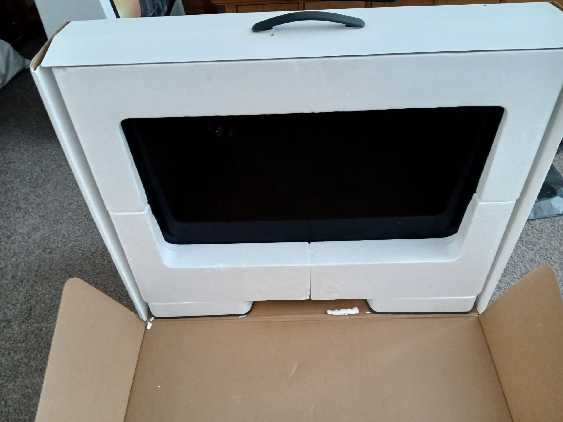 Apple iMac (Retina 5K, 27”, Mid 2015), Serial Number DGKQ306WFY13, with keyboard (No Mouse or - Image 10 of 14