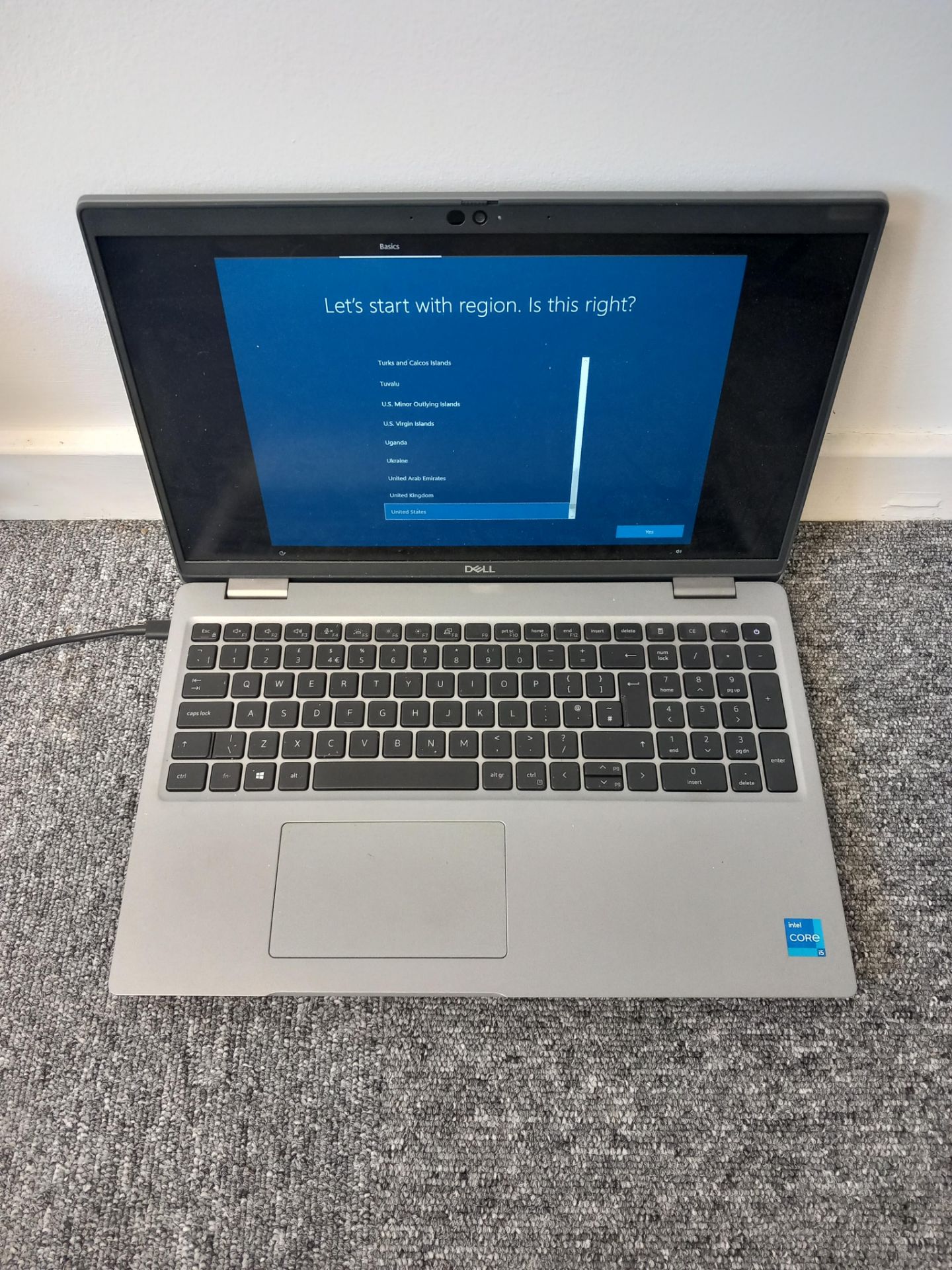 Dell Latitude 5520 Laptop no Charger (Located in Stockport) - Bild 6 aus 6