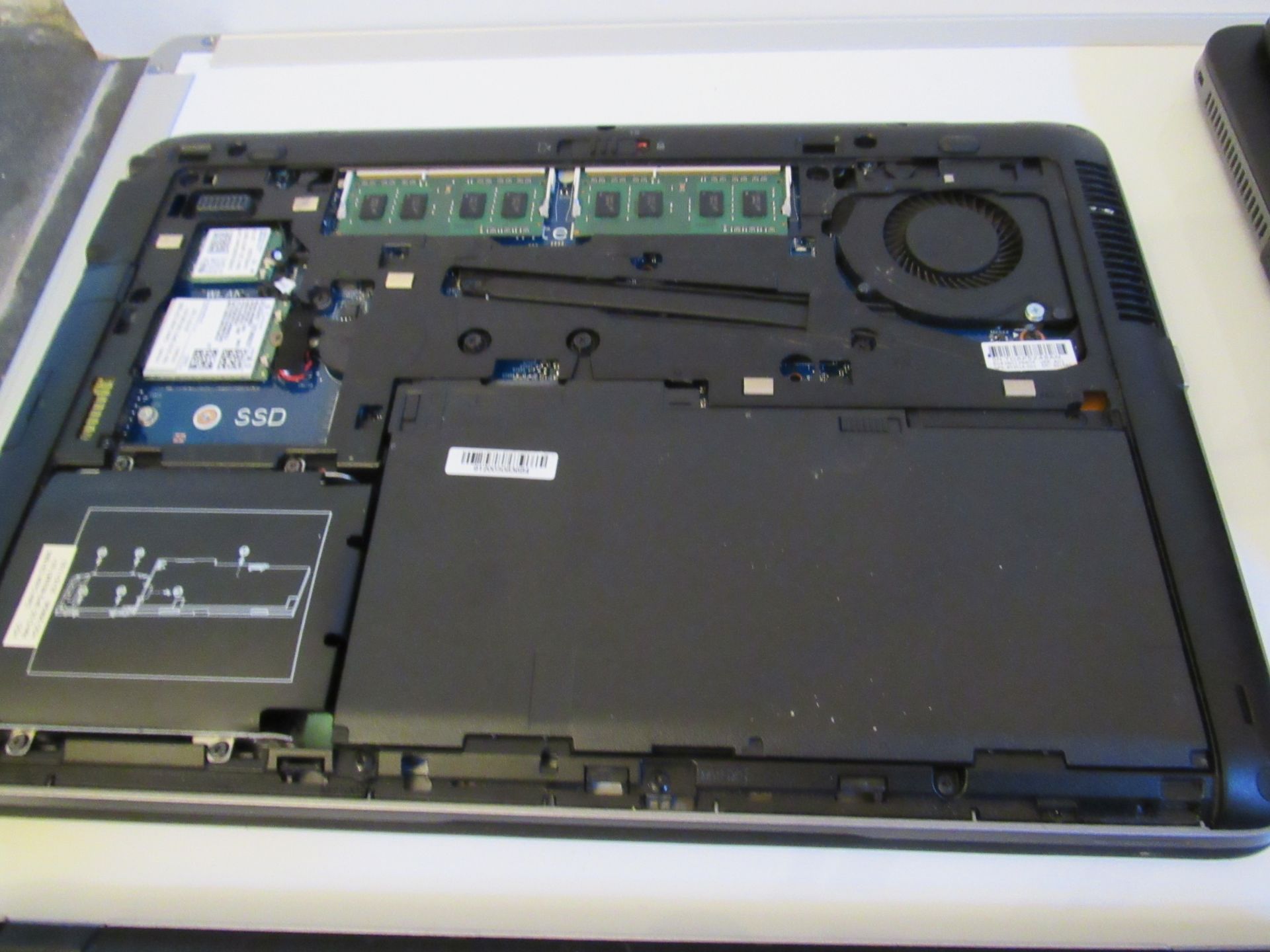 8 HP EliteBook 840 Laptops, 2 HP EliteBook Folio 9470m Laptops, Toshiba Satellite Pro R40-C-14L - Image 10 of 12