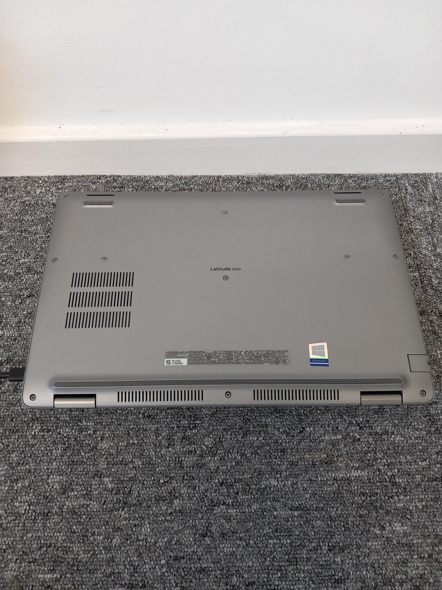 Dell Latitude 5520 Laptop no Charger (Located in Stockport) - Image 3 of 6