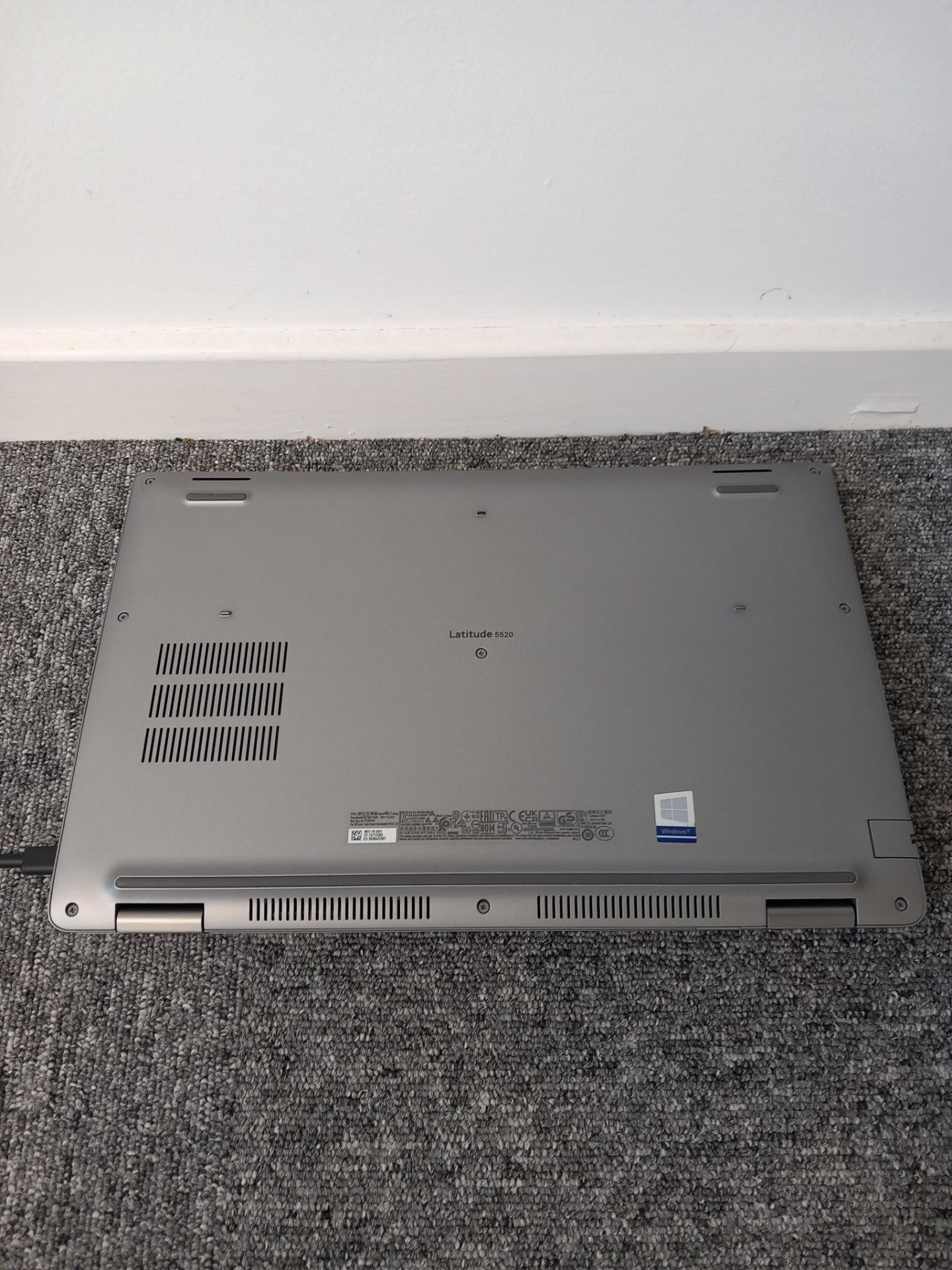 Dell Latitude 5520 Laptop no charger (Located in Stockport) - Image 3 of 6