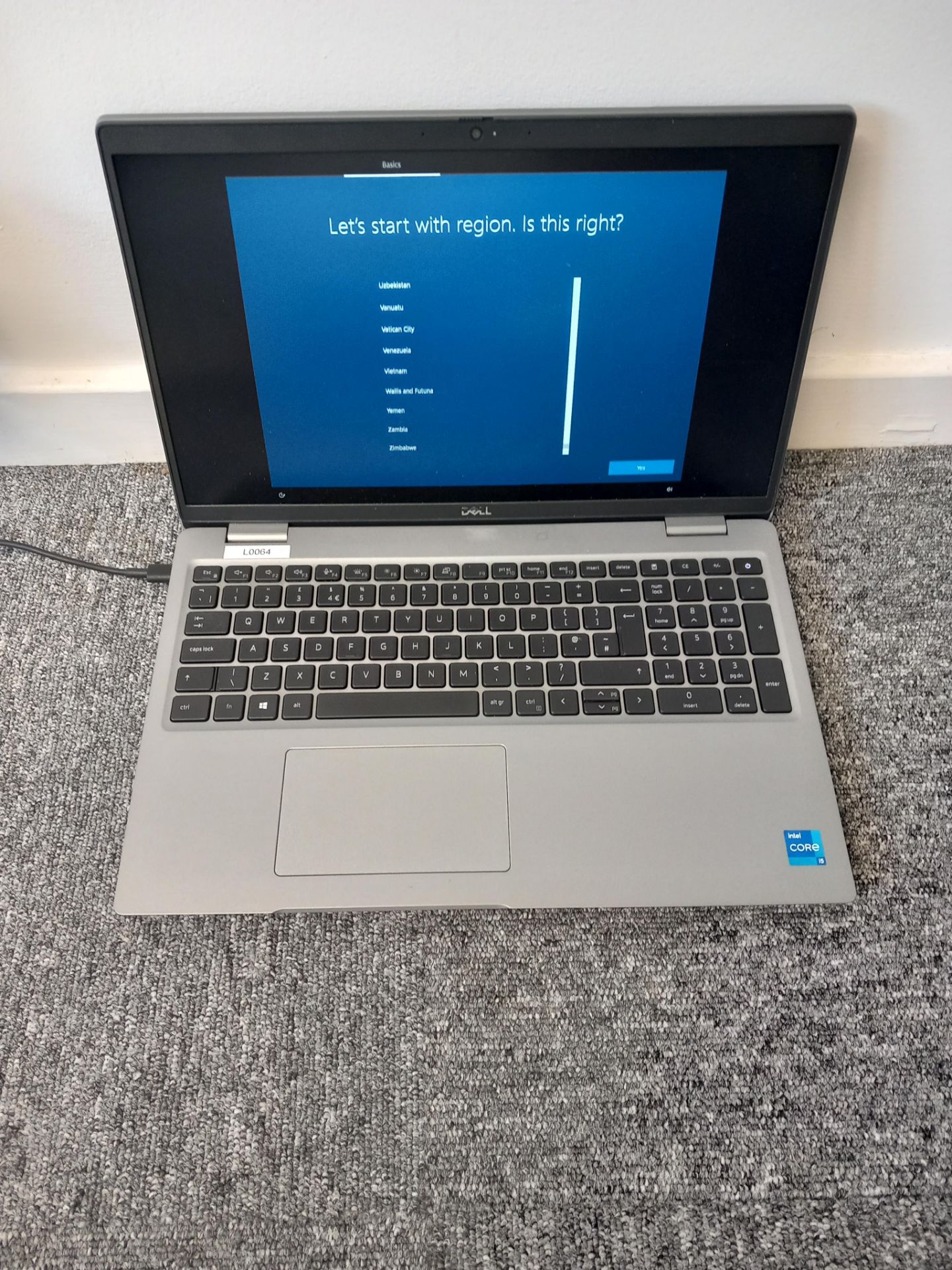 Dell Latitude 5520 Laptop with Charger (Located in Stockport) - Bild 6 aus 6