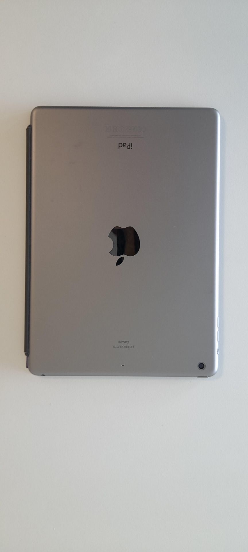Apple iPad Air Wi-Fi, Model A1474, Space Grey. S/N DMPQL561FK129. Collection from Canary Wharf, - Bild 4 aus 6