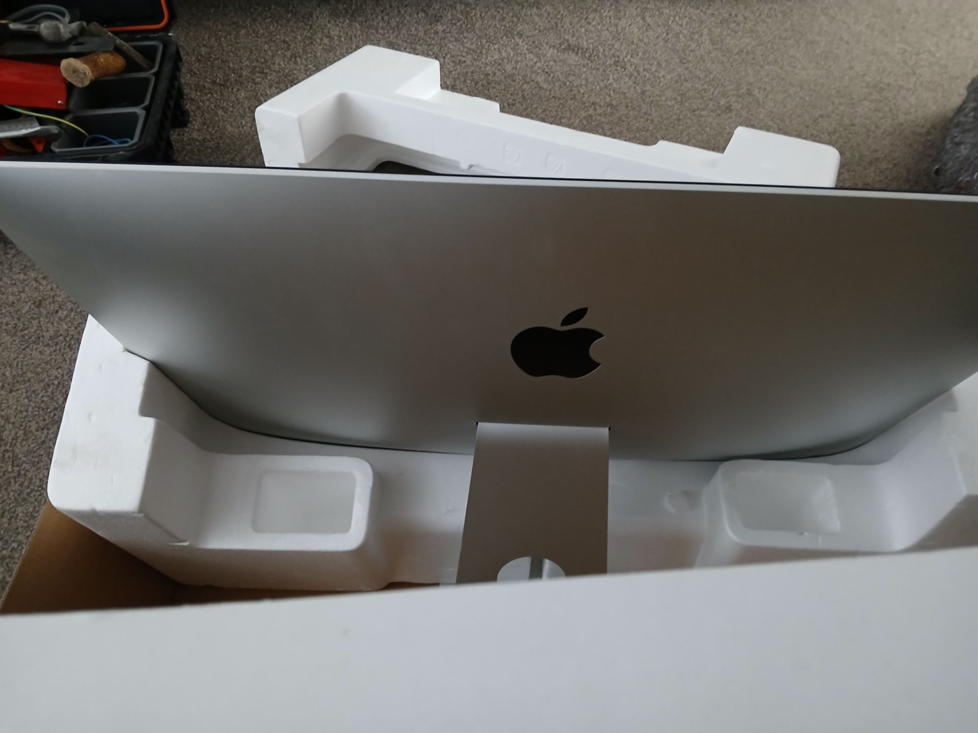 Apple iMac (Retina 5K, 27”, 2019), Serial Number DGK2HE9JV3Y (iMac only, no mouse, keyboard, or - Bild 14 aus 14