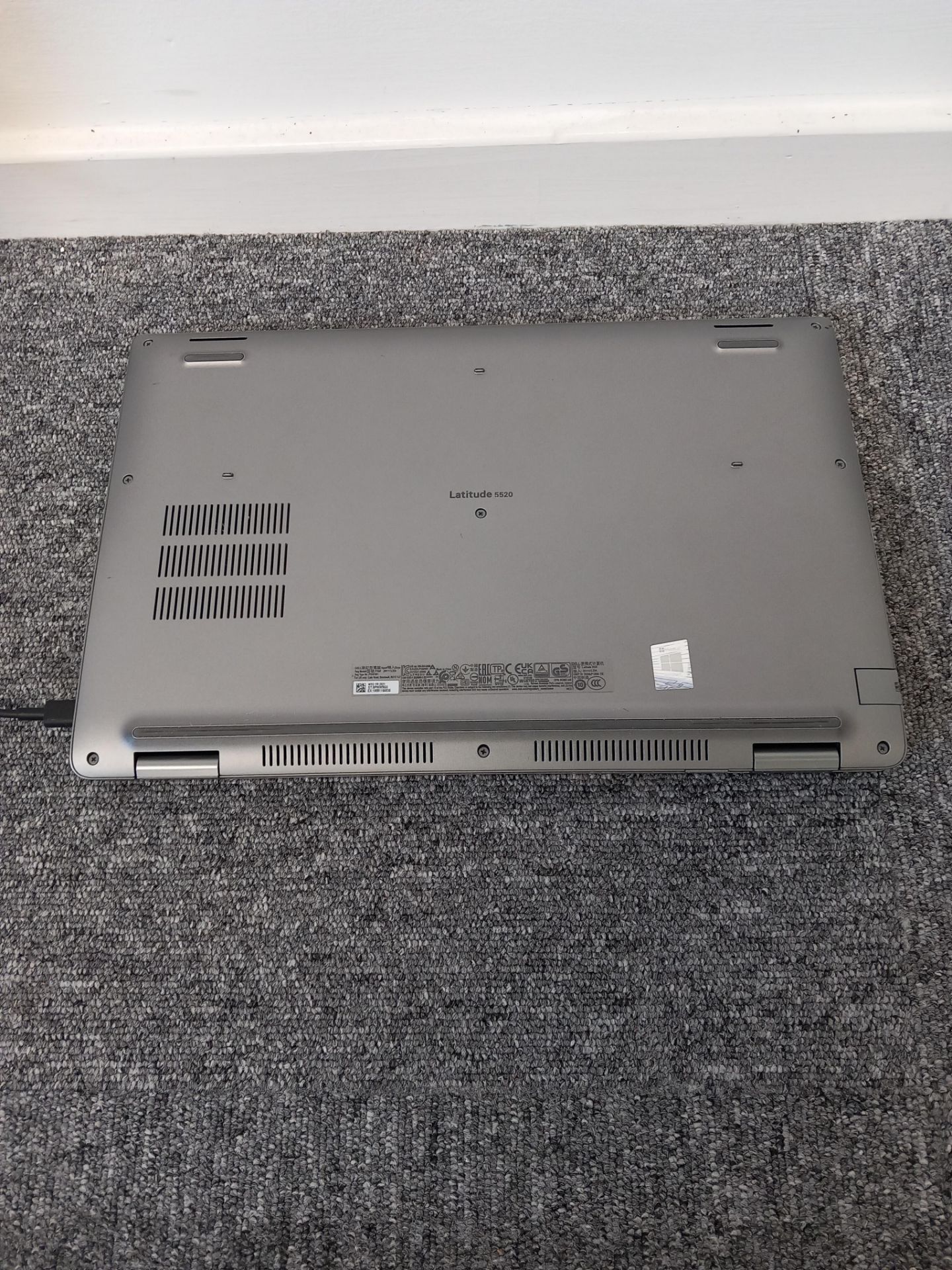 Dell Latitude 5520 Laptop with Charger (Located in Stockport) - Bild 3 aus 6