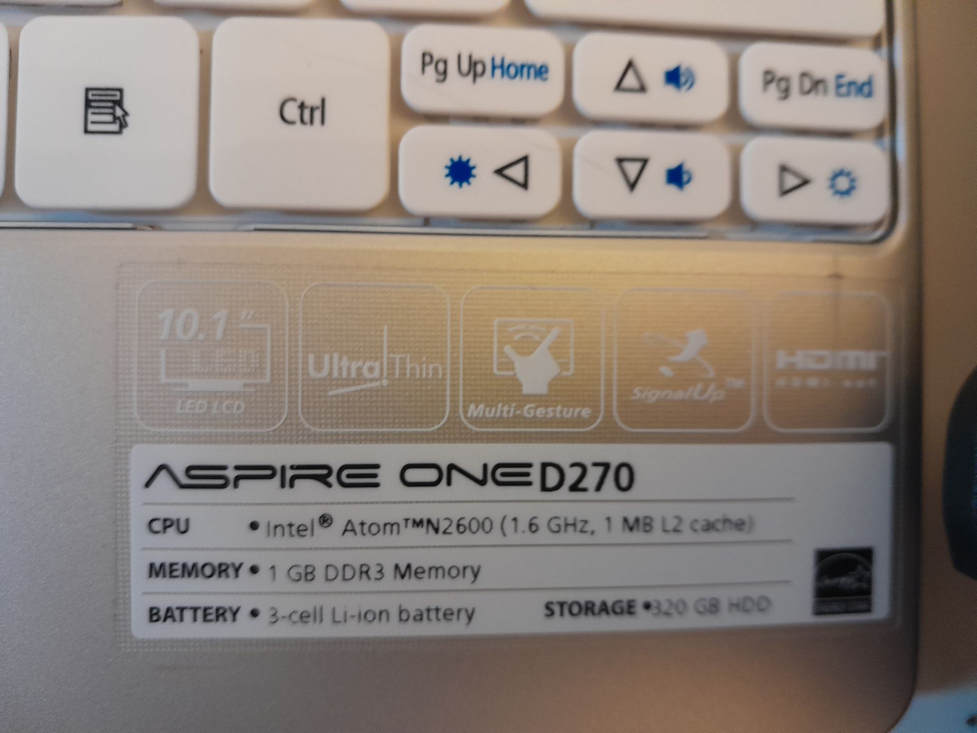 Acer Aspire One D270 Mini Laptop, Intel Atom N260, 1GB Ram, 320GB HDD, Windows 10 Pro, with - Image 4 of 4