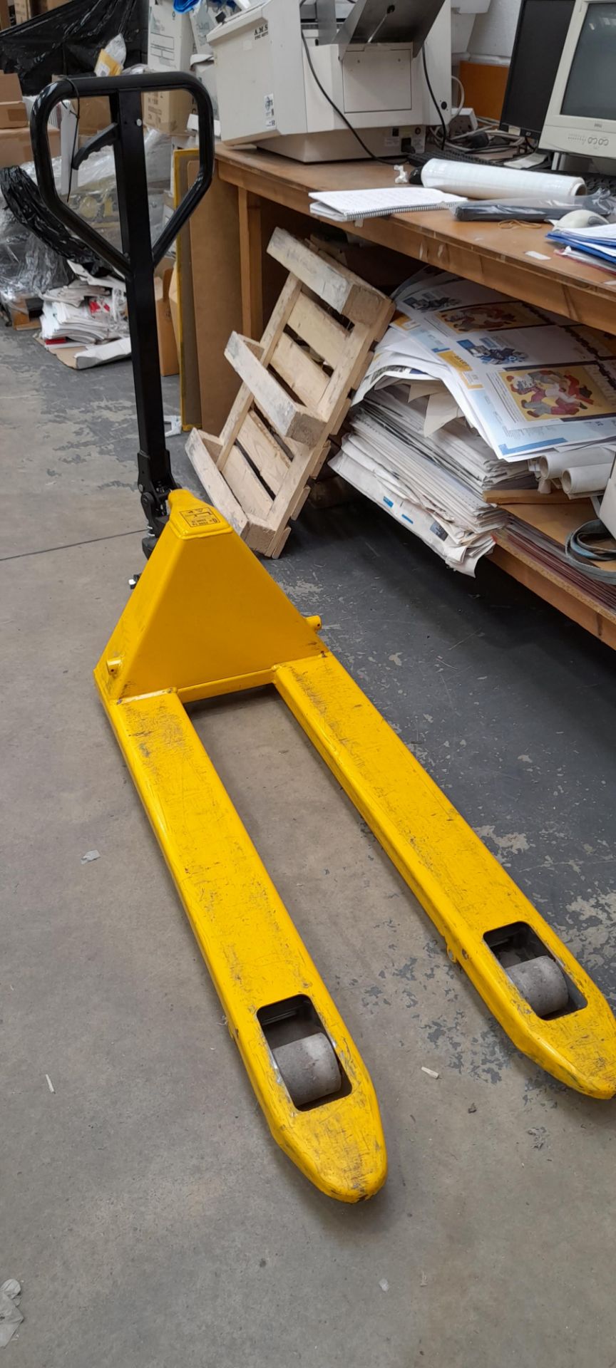 Lifter, 2,500kg yellow hand pallet truck. Year: 2020 - Image 3 of 3