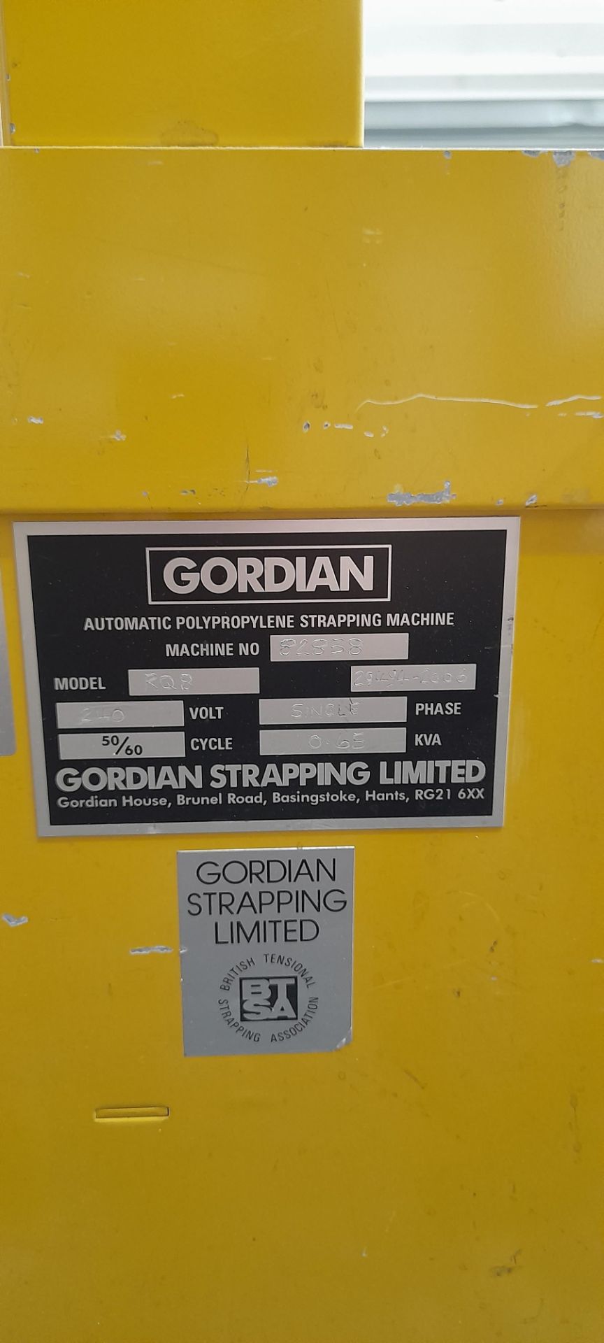 Gordian Straping StraPack automatic strapping machine, Model RQ8, No 82858. 2006. Single phase - Image 4 of 4