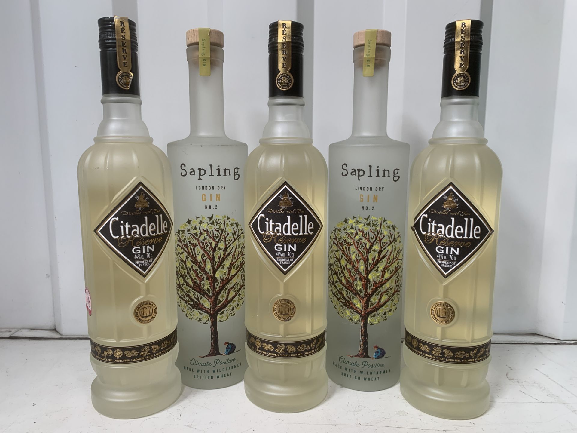 5x Bottles of Gin; 3x 3x Citadelle Reserved 44%, 70cl and 2x Sapling London Dry Gin 40%, 70cl