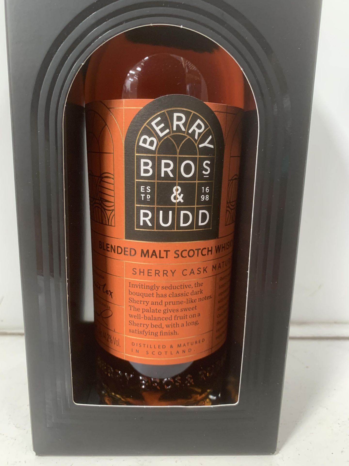 3x Bottles of Spirits including Berry Bros & Rudd Whisky 44.2%, 70cl, 1x Velho Barreiro 'Cachaca' 39 - Image 7 of 8