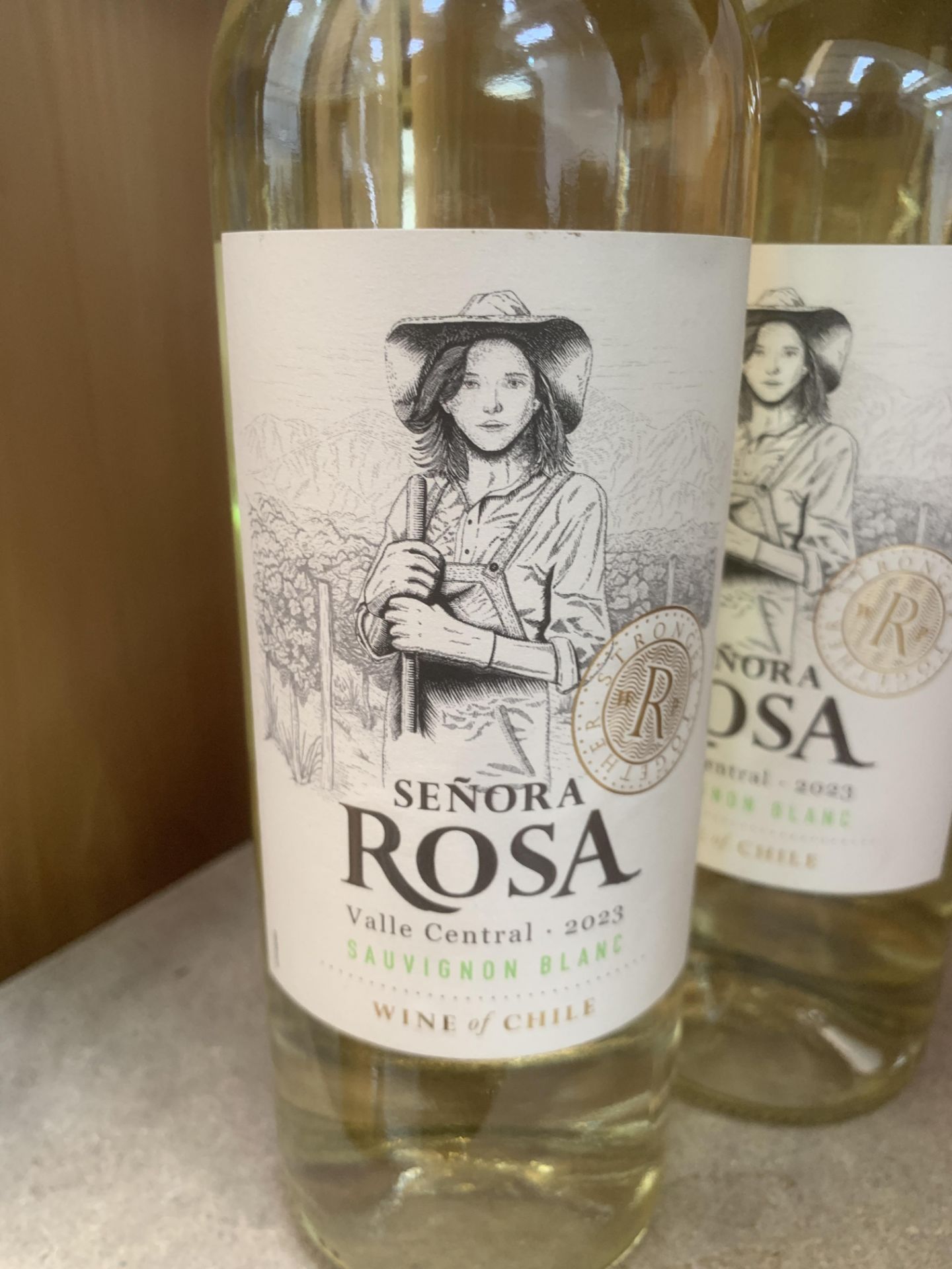 9 x bottles of Senora Rosa Sauvignon Blanc - Image 2 of 3