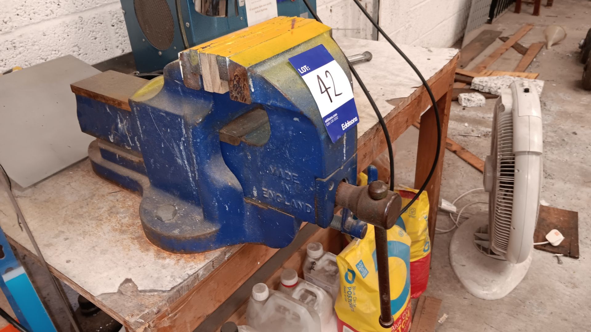 Record No 25 workshop bench fitted vice – Located in Unit 3 - Bild 2 aus 2