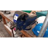 Record No 25 workshop bench fitted vice – Located in Unit 3
