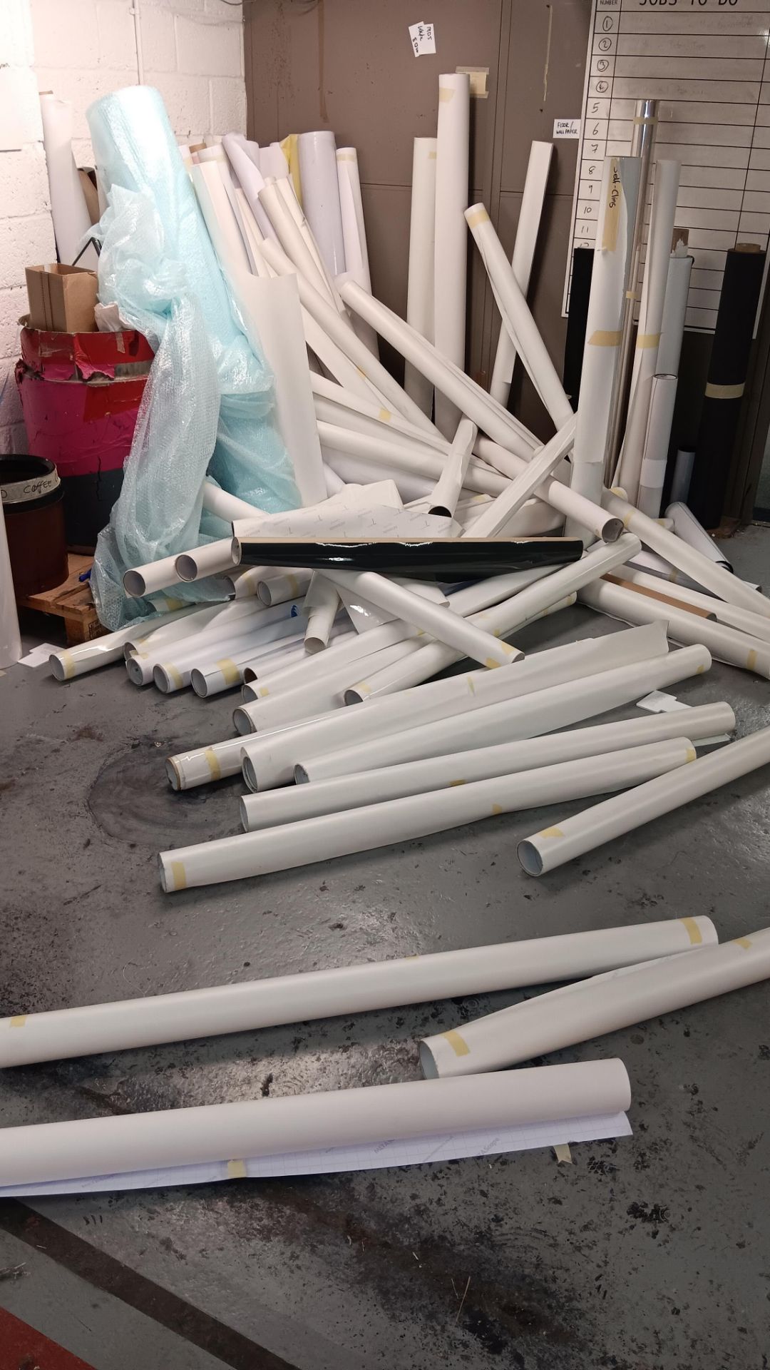 Quantity of part used laminate rolls to room as lottled – Located in Unit 1 - Bild 2 aus 3