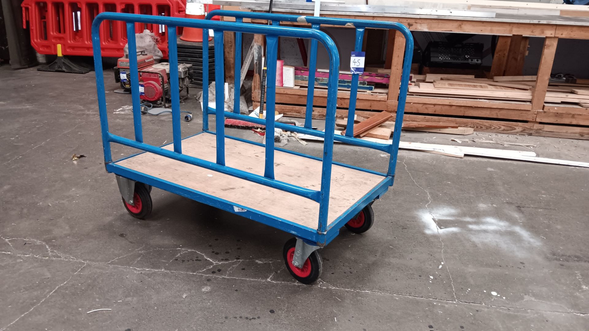 2 sided platform truck with plywood base – Located in Unit 3 - Bild 2 aus 2