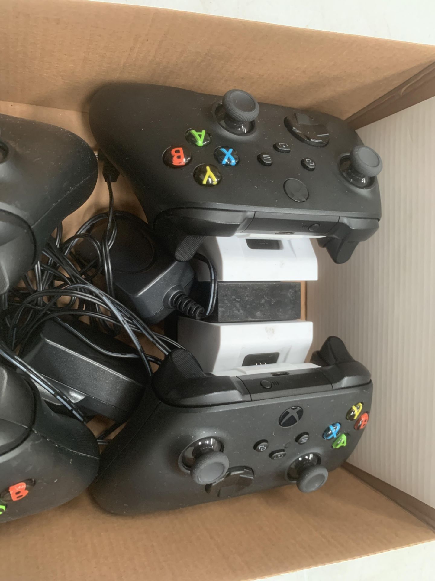 5 x Xbox wireless controllers - Image 2 of 2