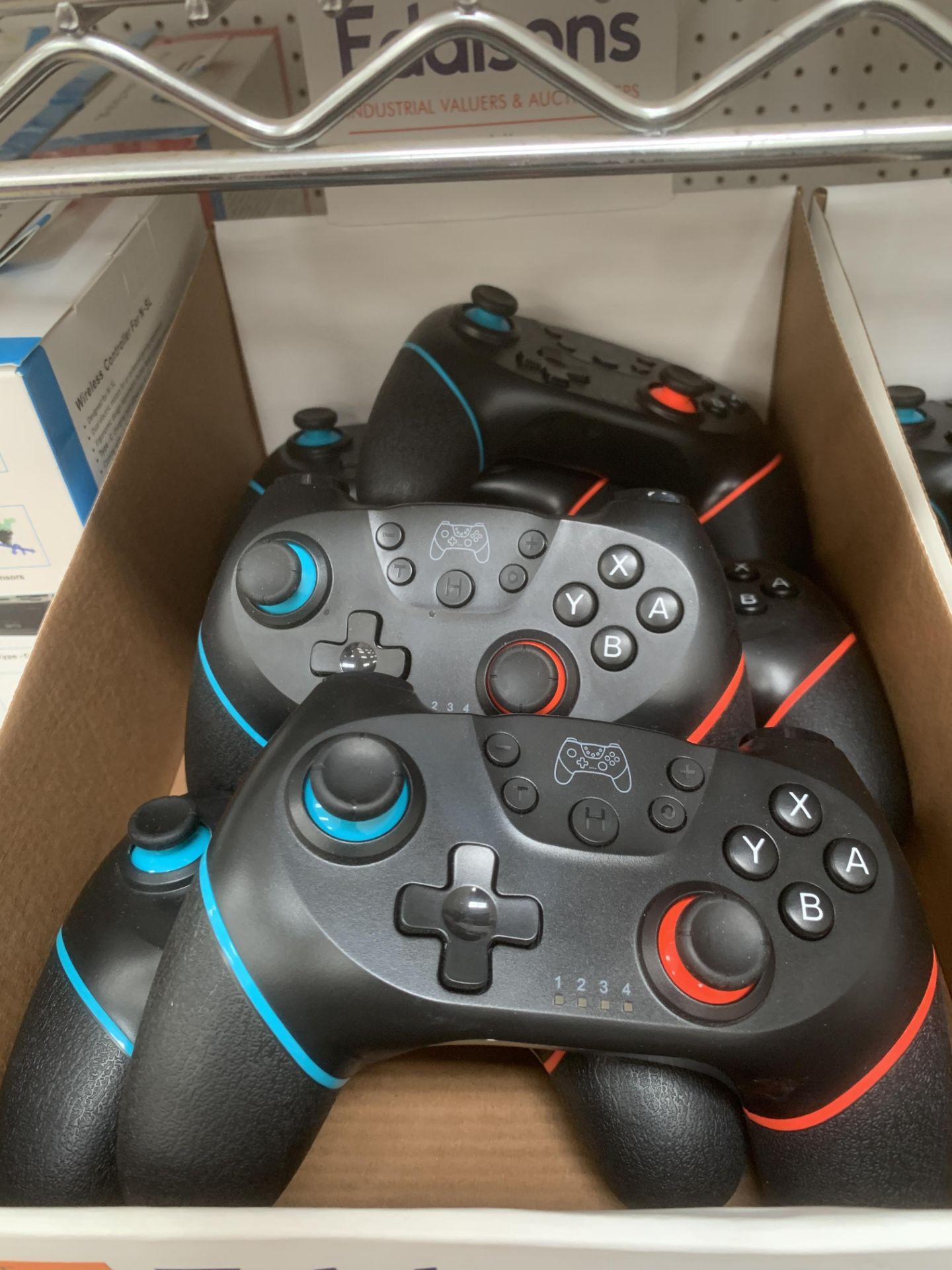 19 x Wired Nintendo Switch controllers - Image 3 of 5