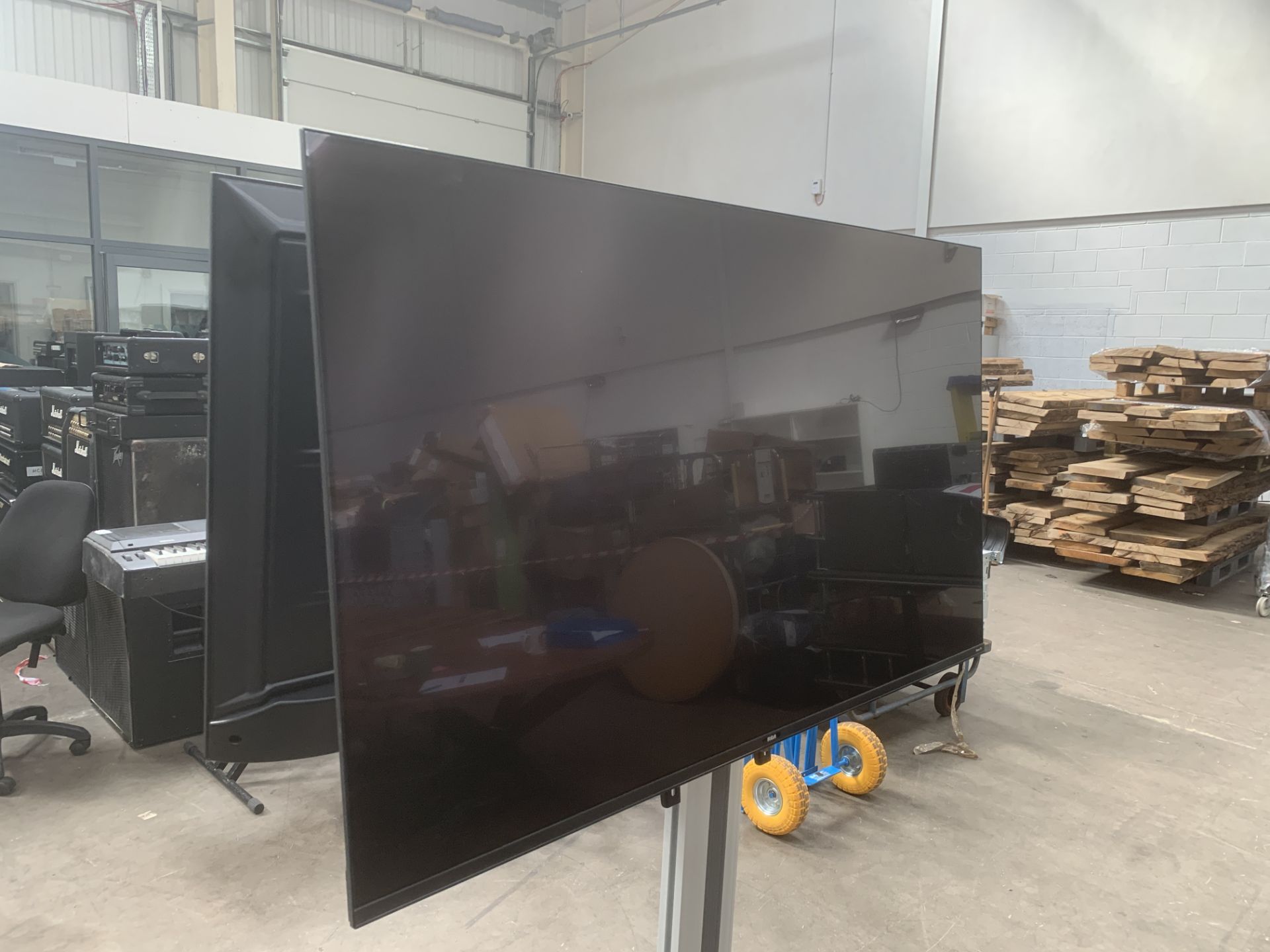 2 x RCA 55" mounted televisions on a mobile stand - Image 3 of 5