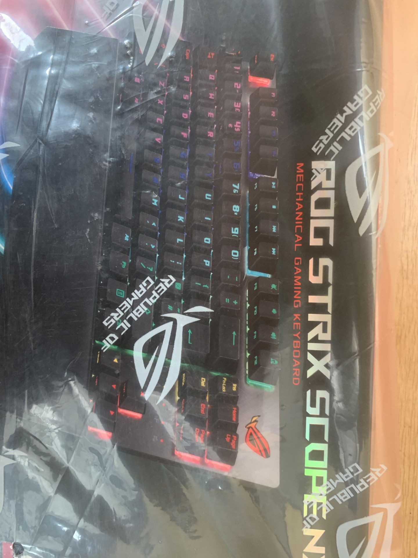 Asus Republic of Gamers keyboard - Image 2 of 2