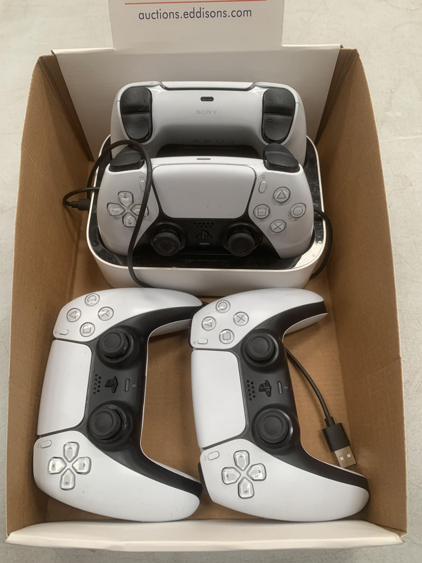 4 x PlayStation DualSense controllers