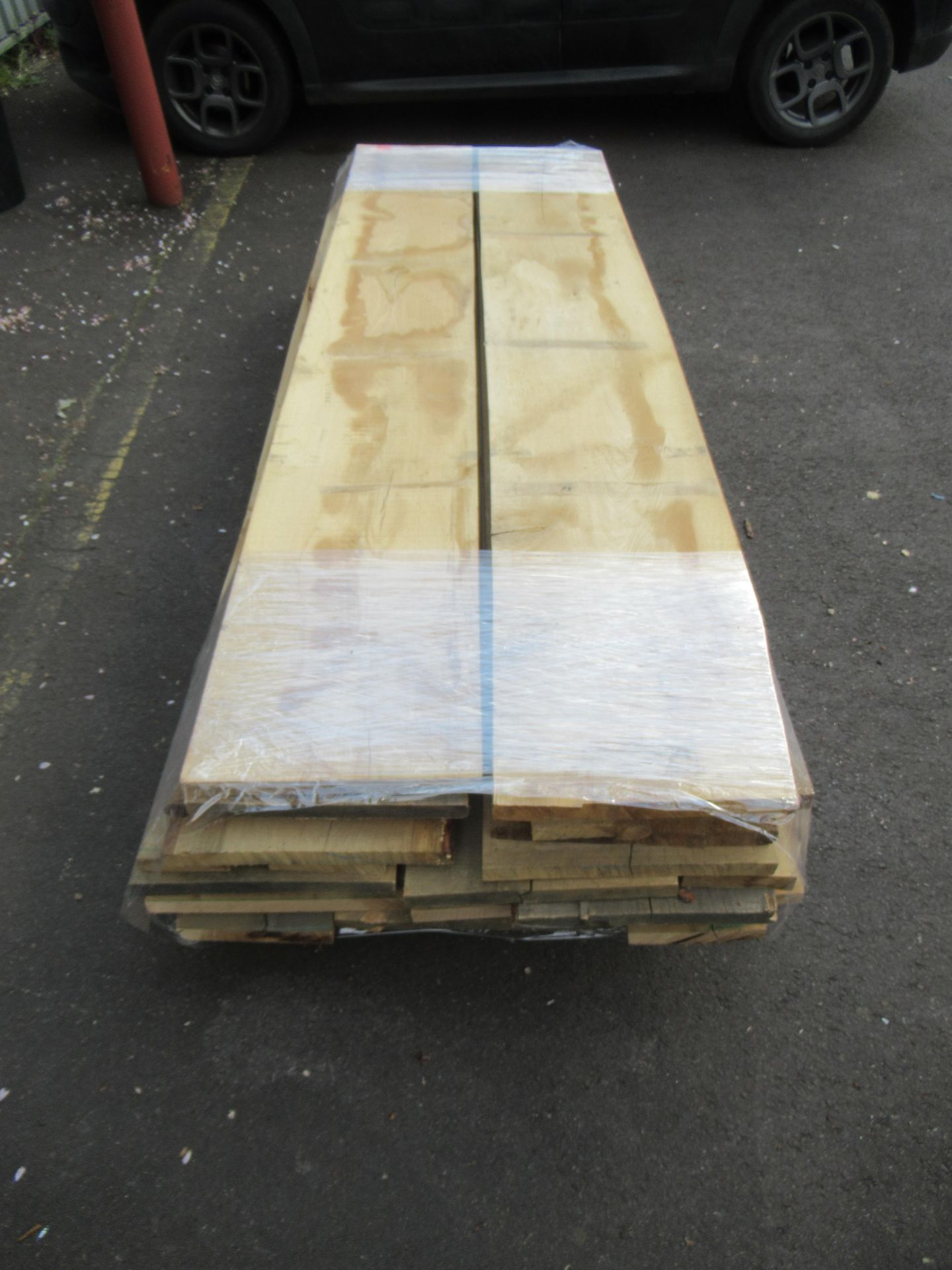 Bundle of air dried Oak planks - Image 2 of 3