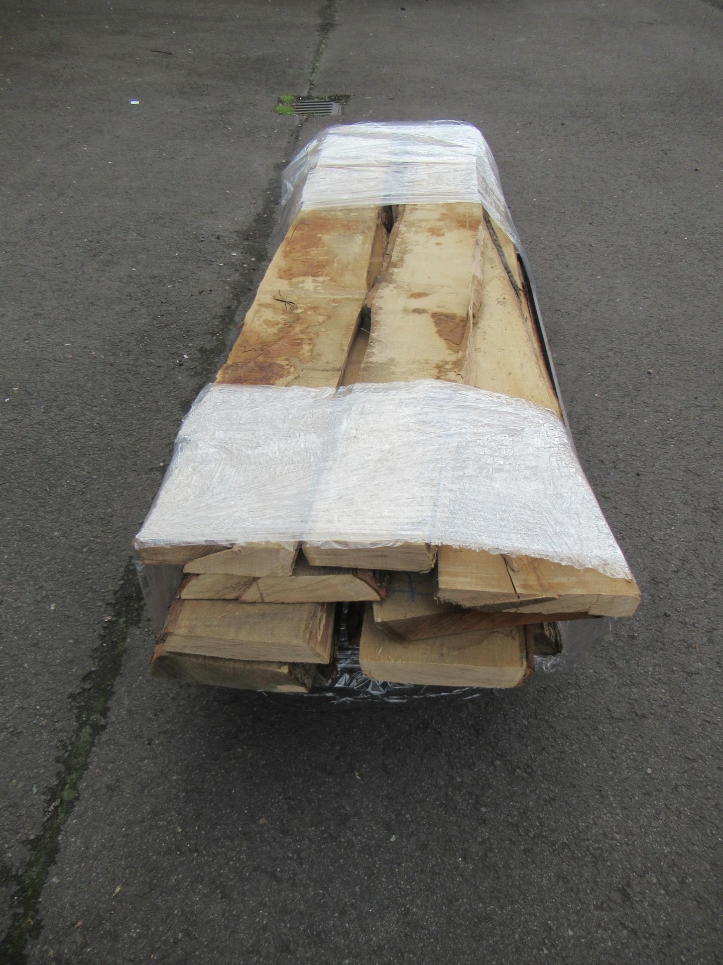 Bundle of air dried Oak planks - Image 2 of 3