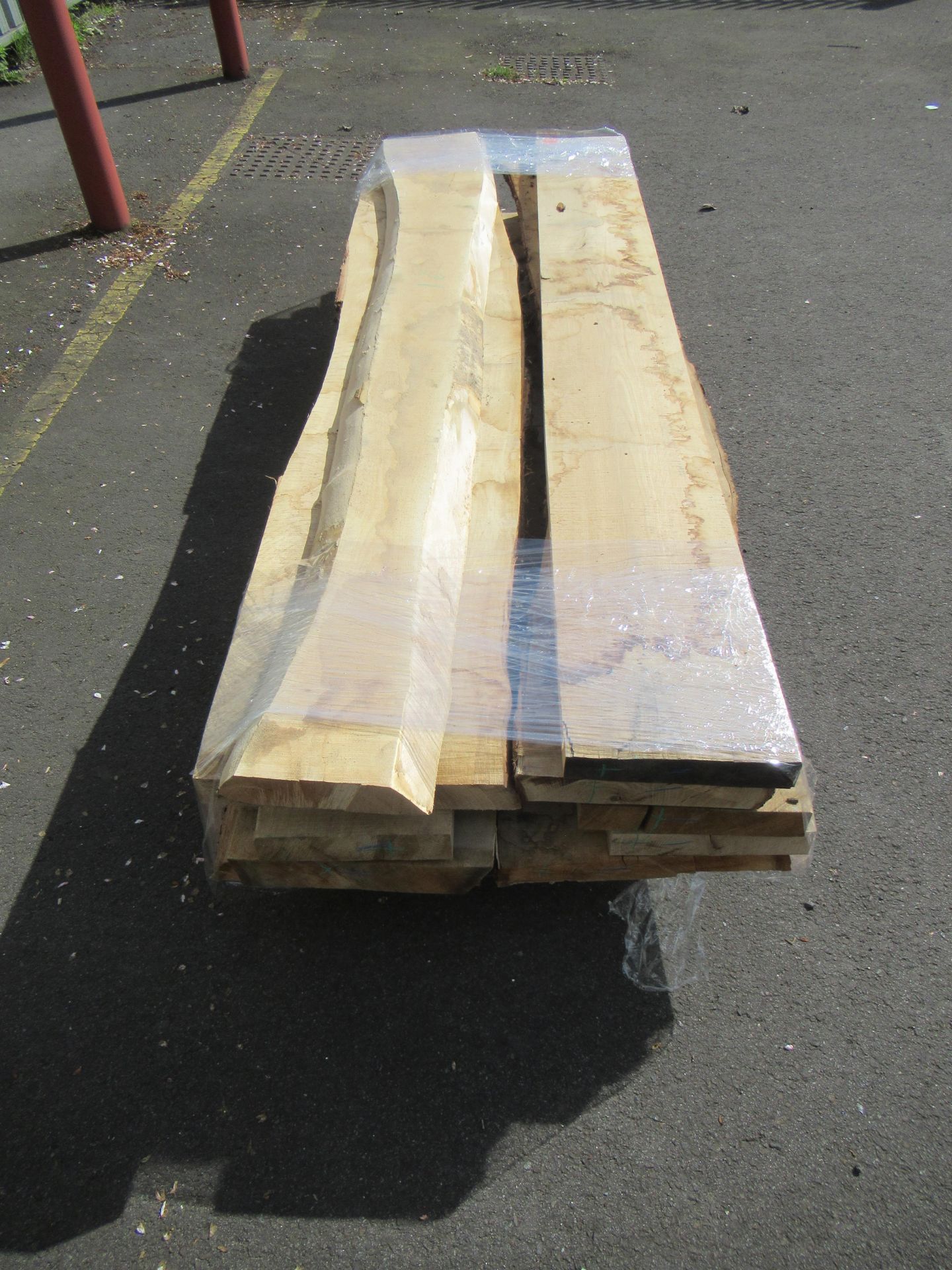 Bundle of air dried Oak planks - Bild 2 aus 3