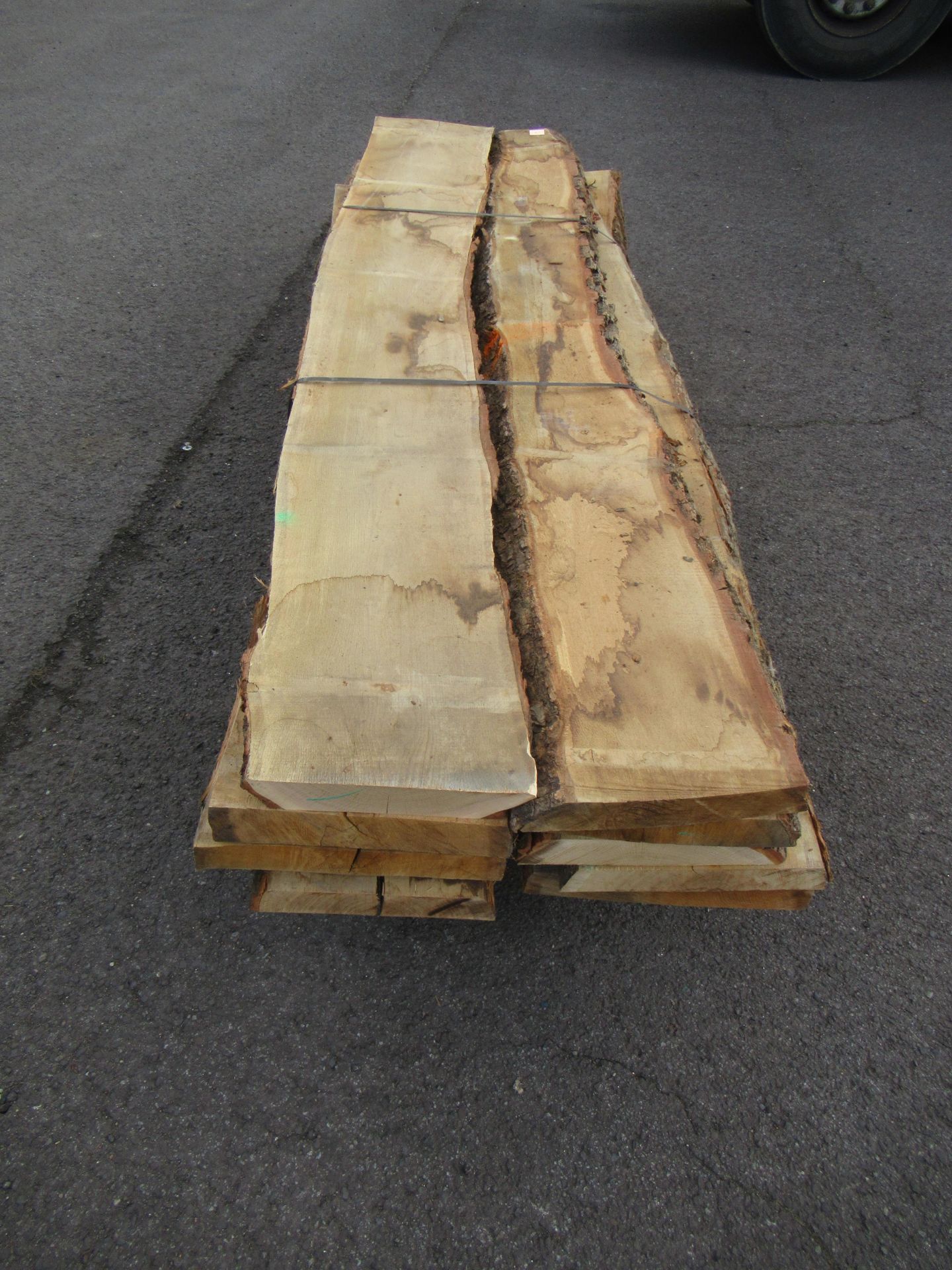 Bundle of air dried Oak planks - Image 2 of 3