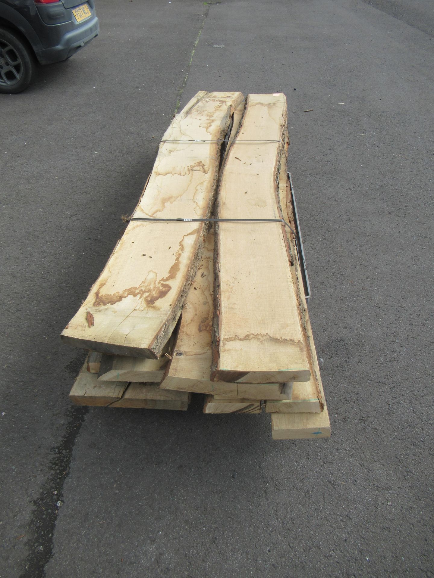 Bundle of air dried Oak planks - Image 2 of 3