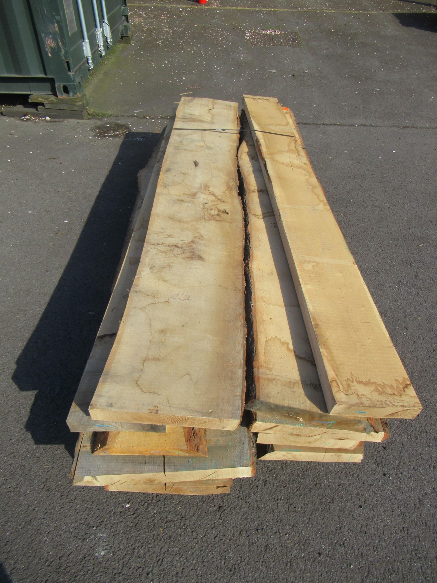 Bundle of air dried Oak planks - Image 2 of 3