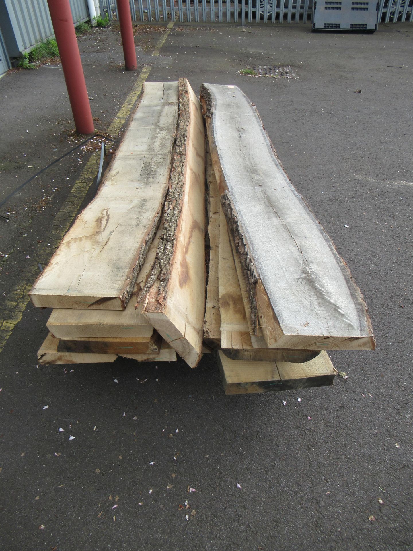 Bundle of air dried Oak planks - Image 2 of 3